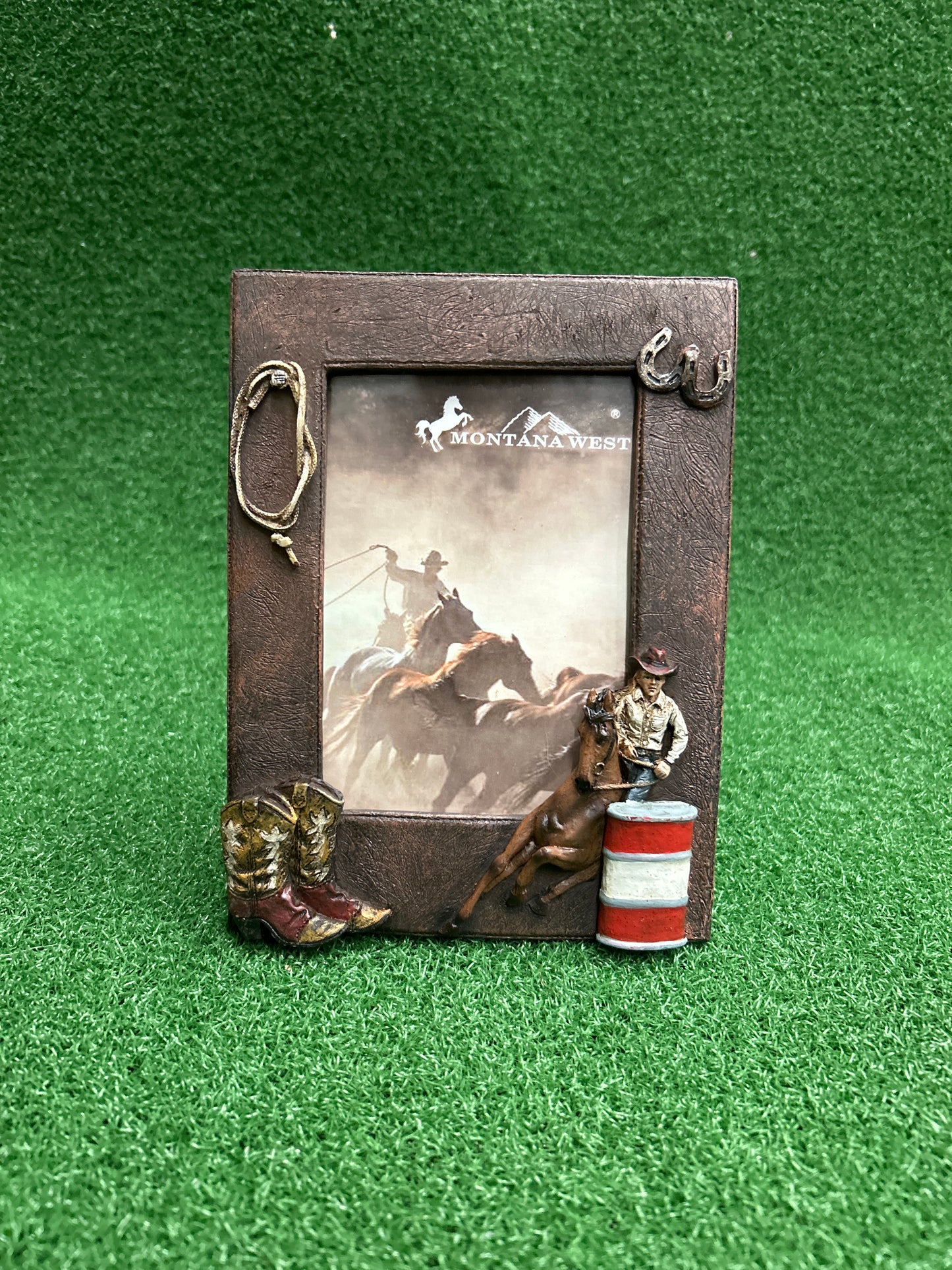 Picture Frame Holds a 6"X 4" Picture