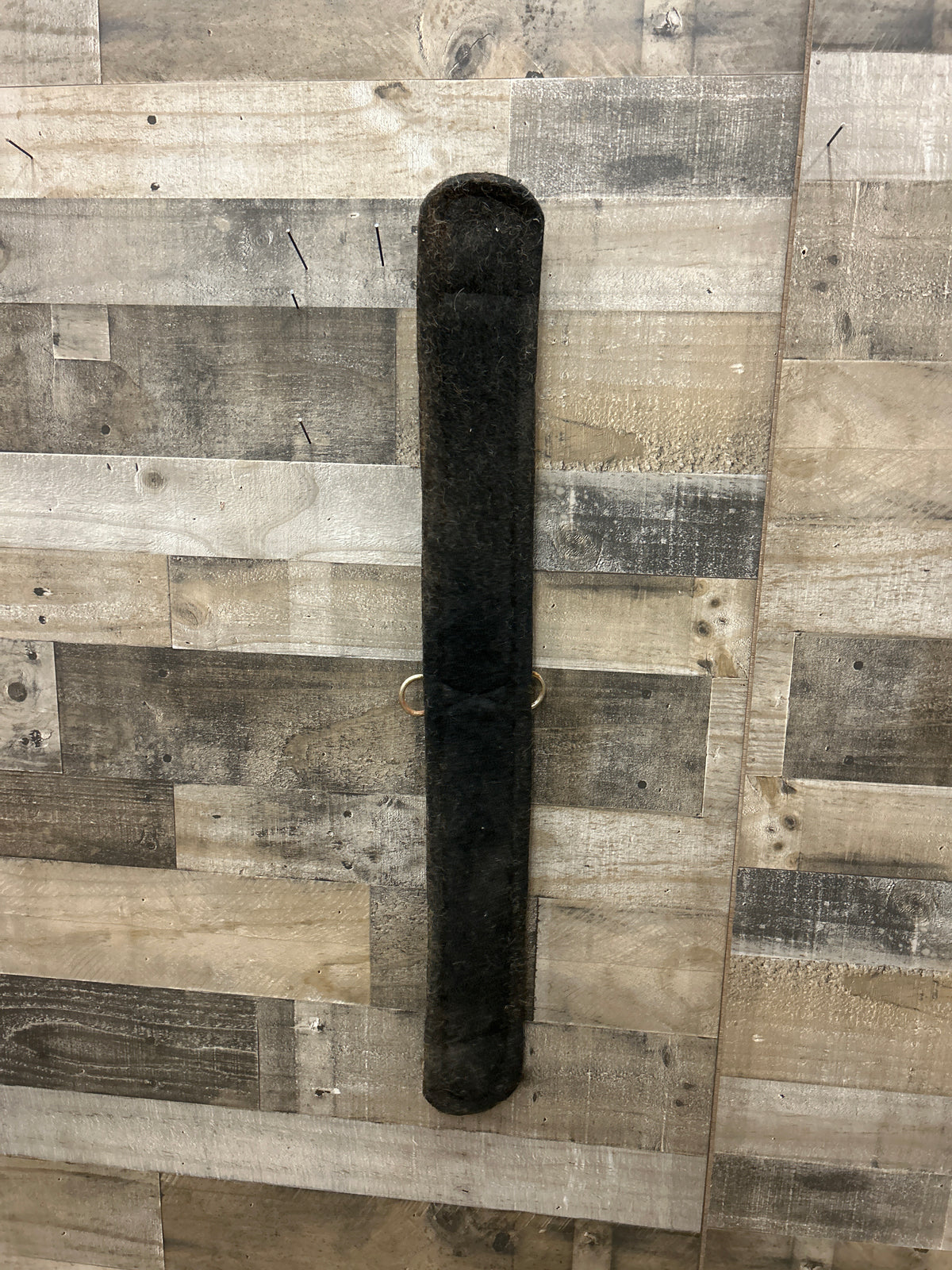 34” Used Weaver Cinch in good condition