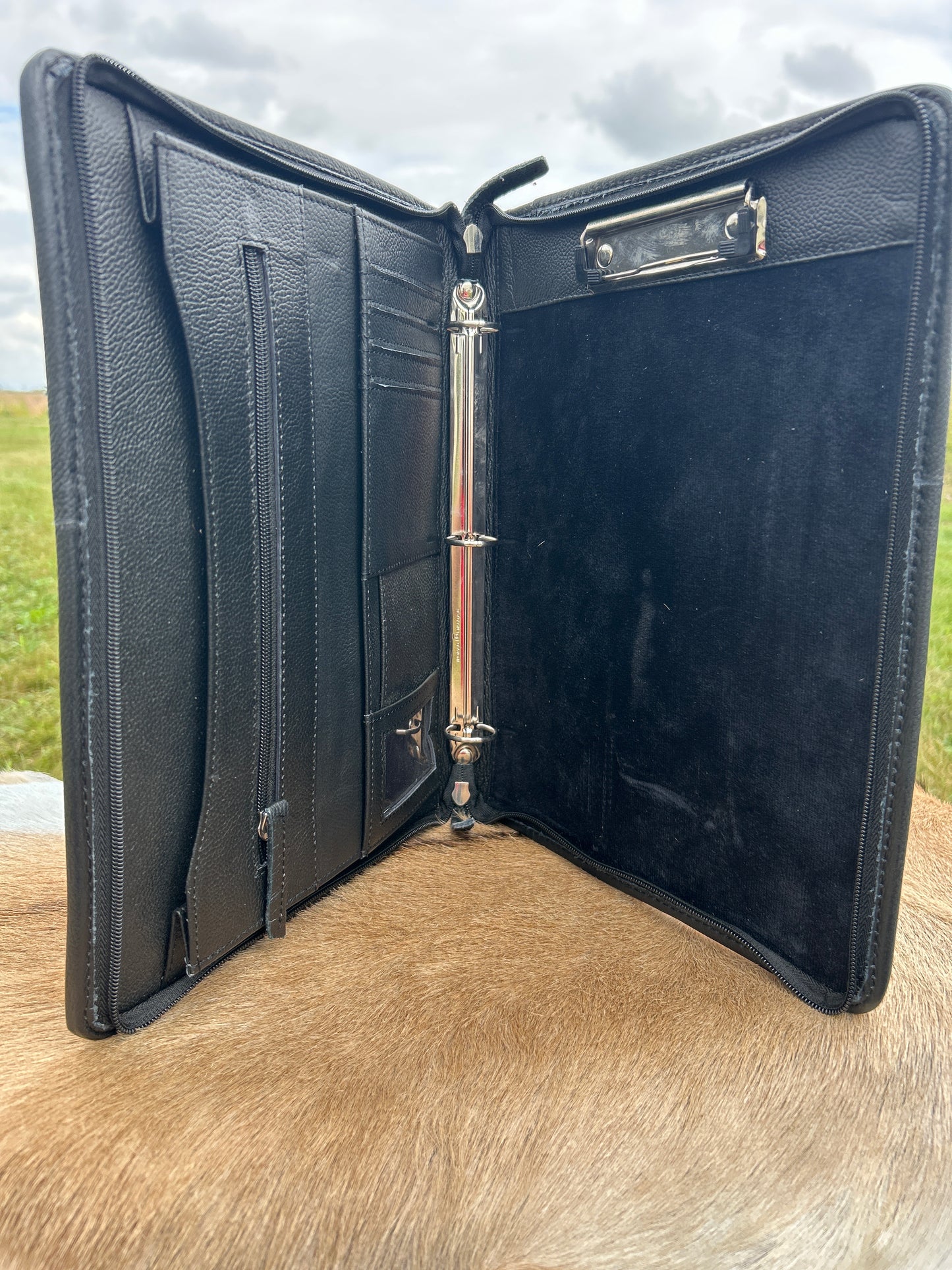 3 Ring Zipper Binder ♦️Free Shipping ♦️