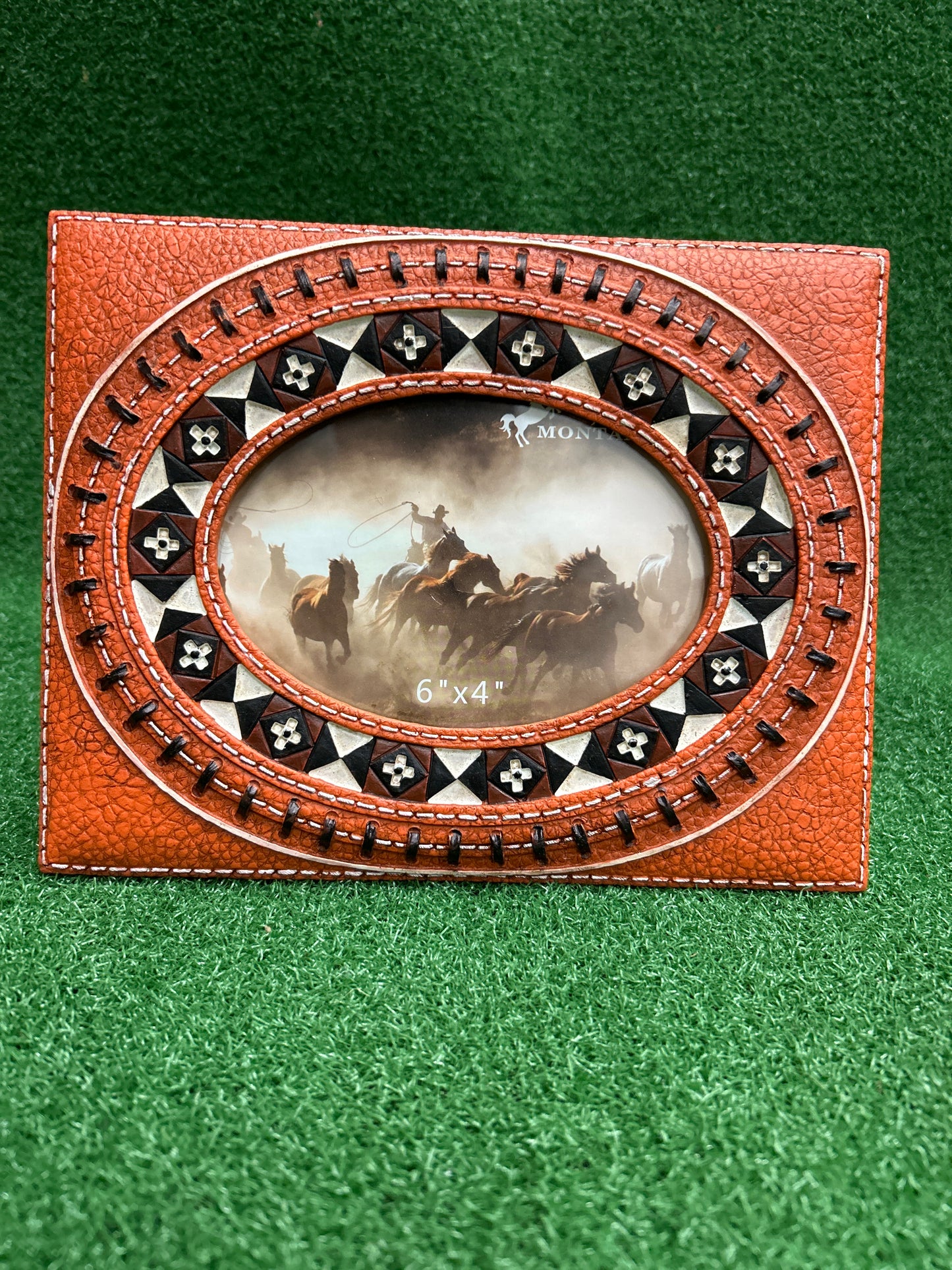 Picture Frame Holds a 6"X 4" Picture