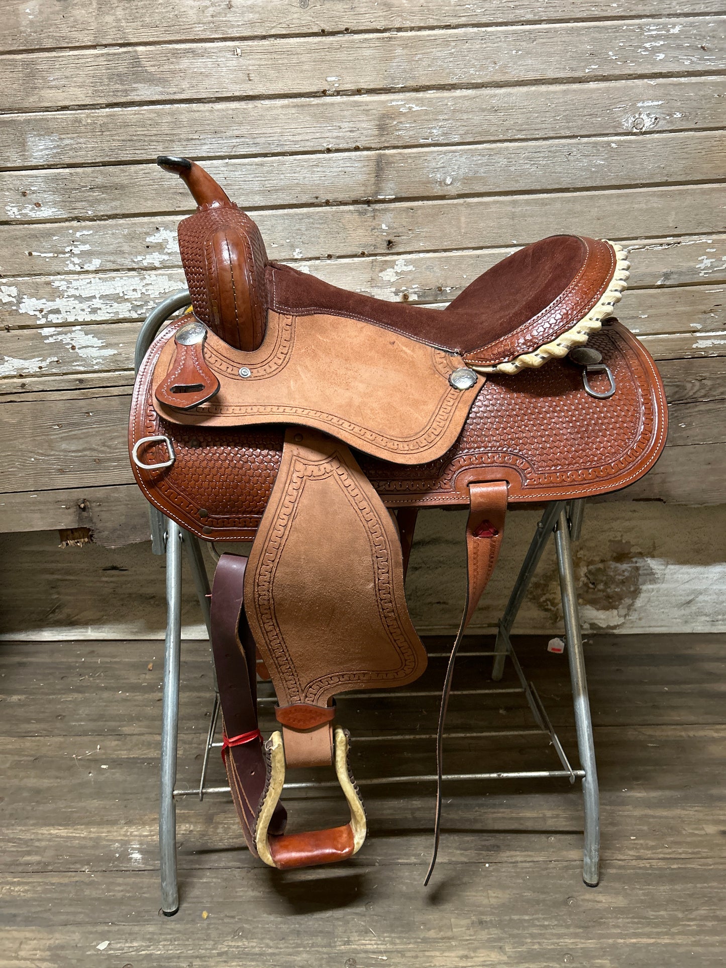 16" Saddle with 7" Gullet ✳️ FREE SHIPPING ✳️