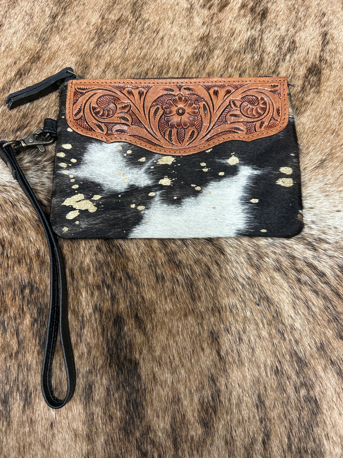 100% Leather With Acid Washed Cowhide 5x8 Wristlet
✳️ FREE SHIPPING ✳️
