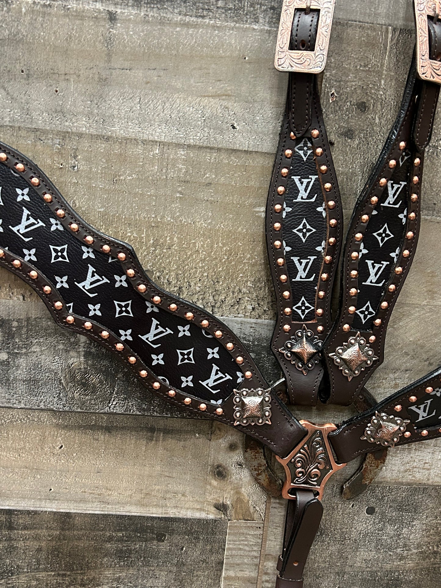 Hot Oiled Tack Set