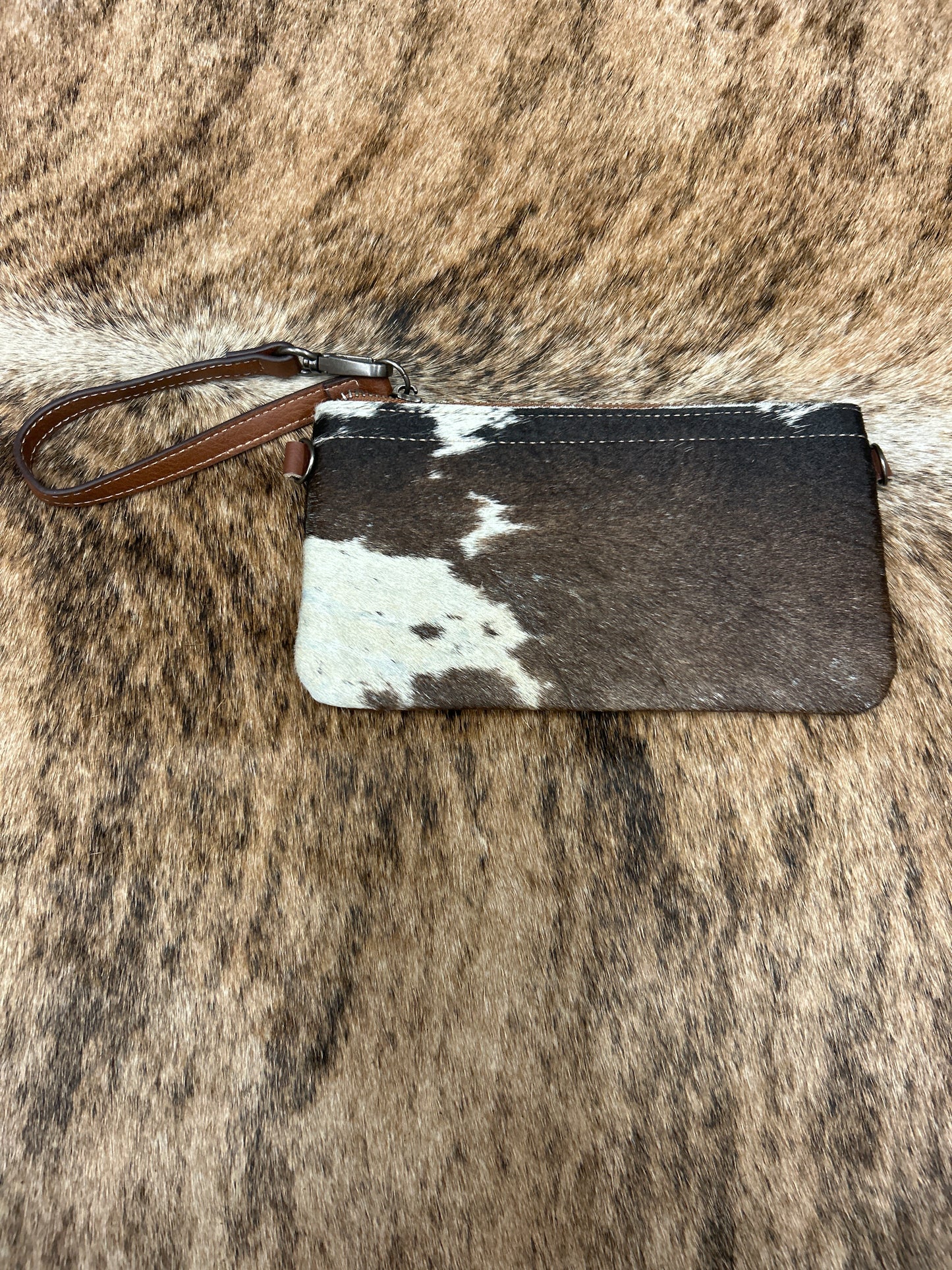100% Leather With Cowhide 4x8 Wristlet
✳️ FREE SHIPPING ✳️