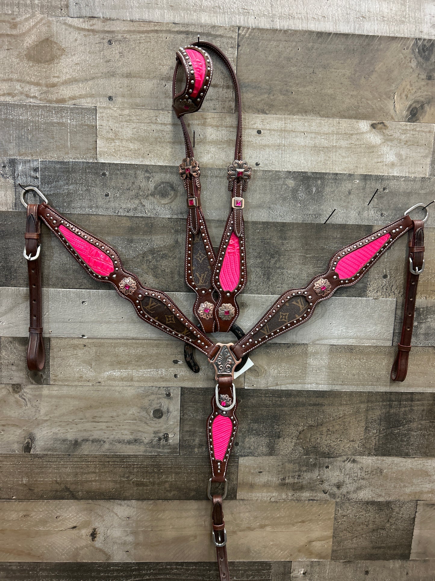 LV Tack Set ❇️ Free Shipping ❇️