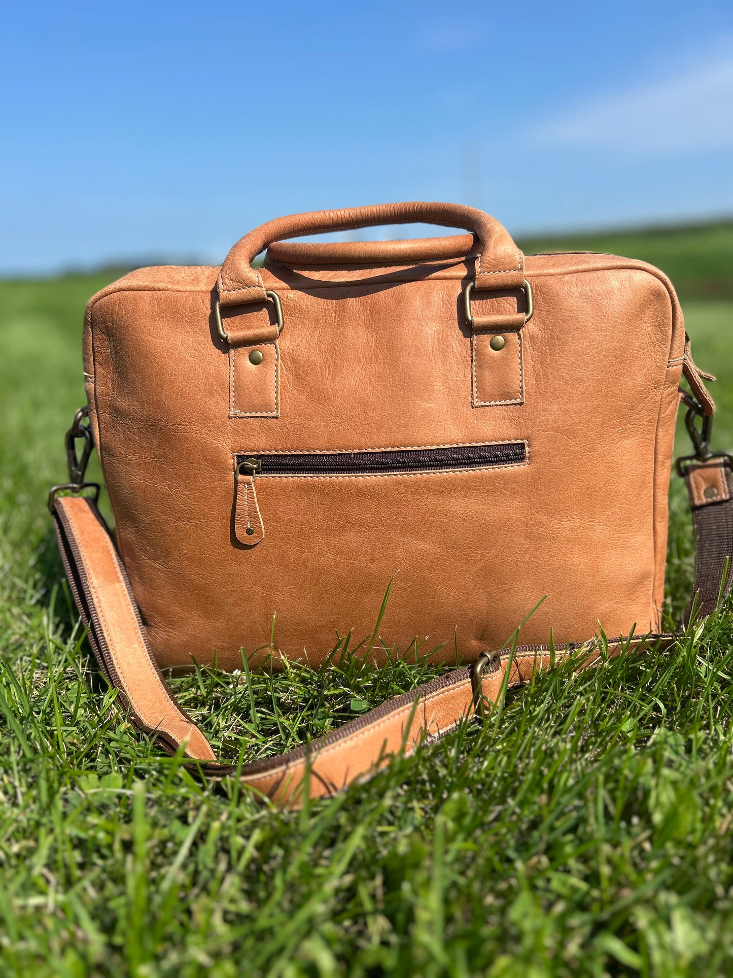 100% Leather With Cowhide Traveler 16x13x3 With 7x7x2 Front Pocket