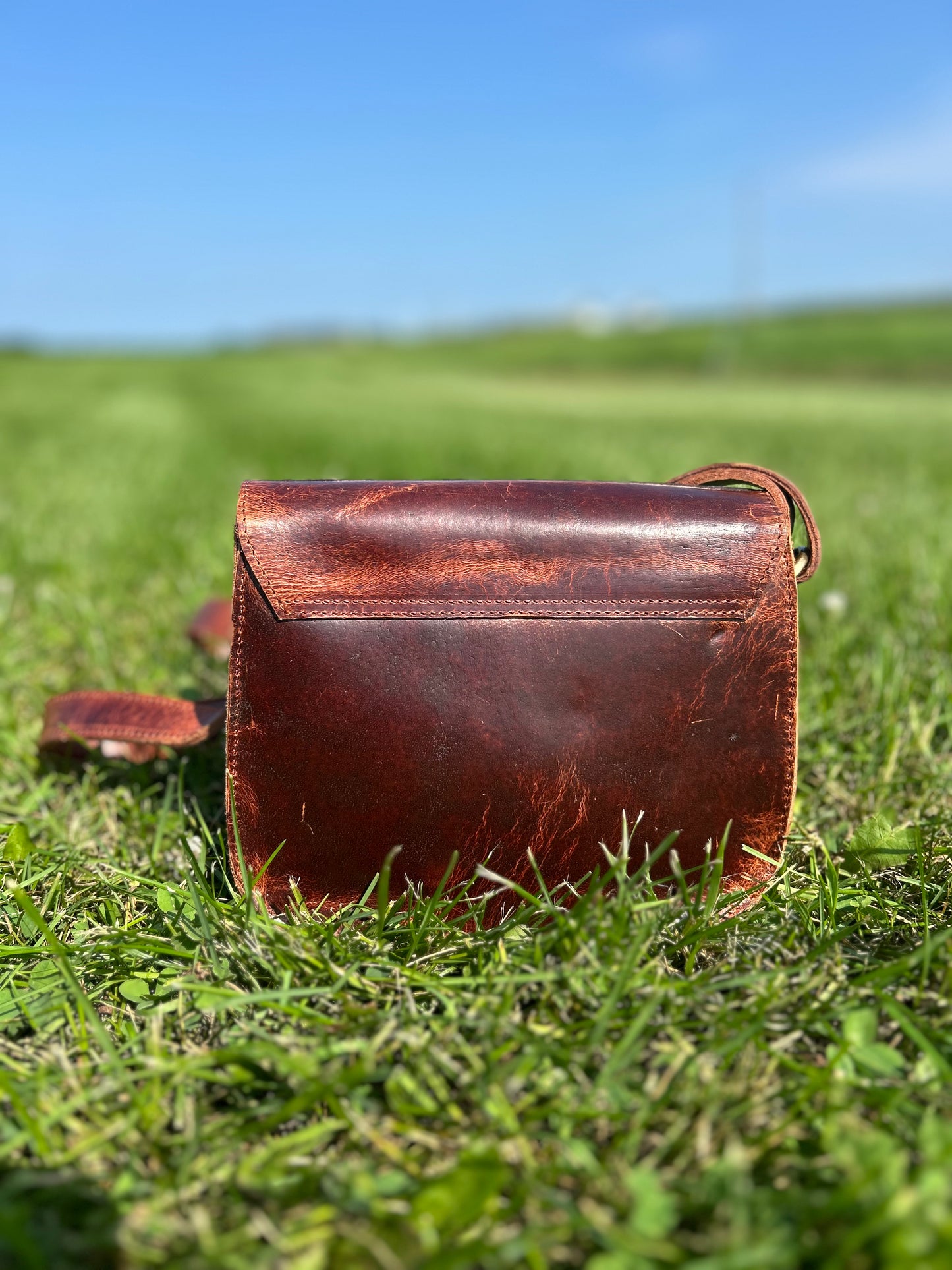 100% Leather Tooled Crossbody 7x11x3