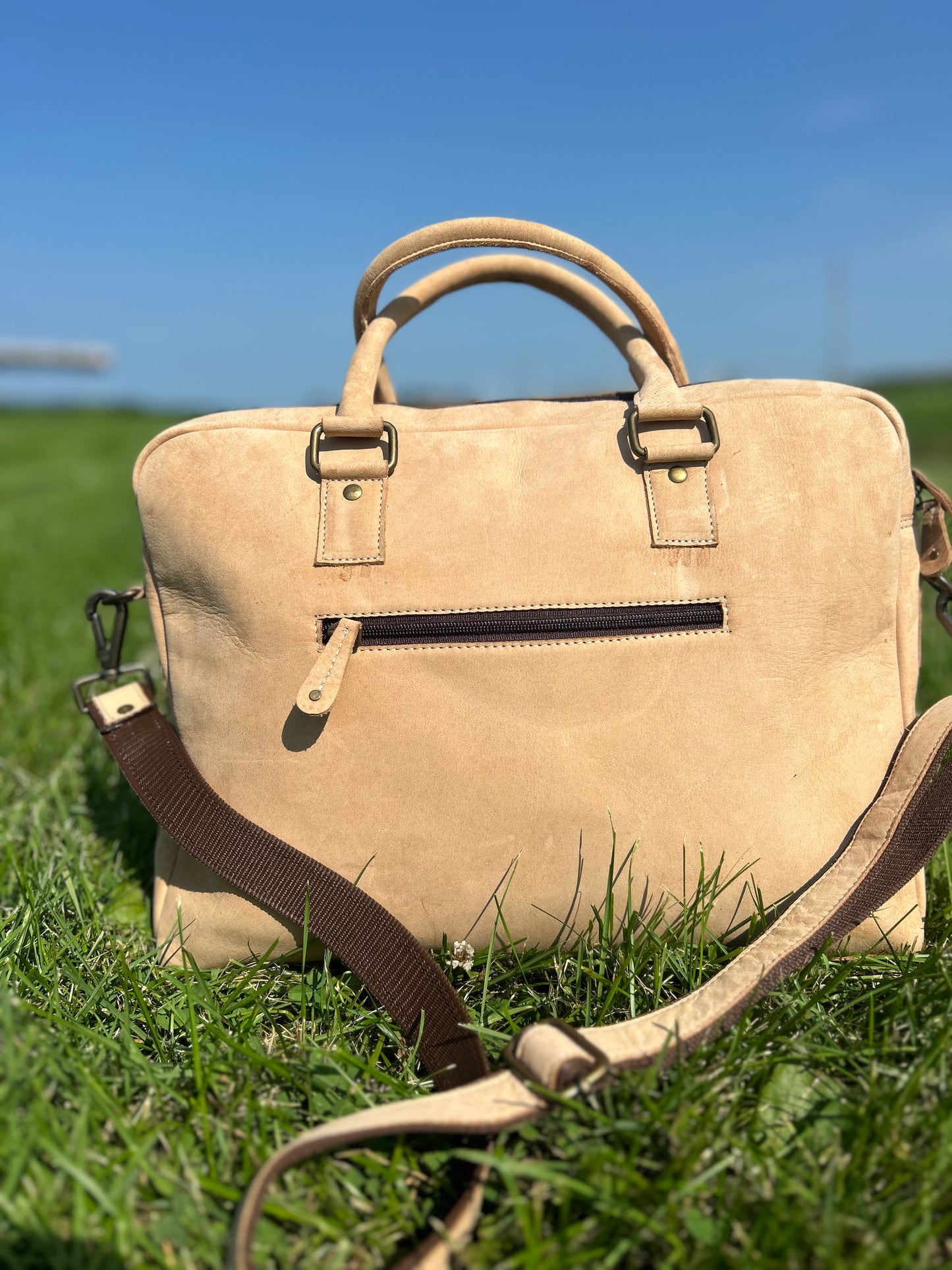 100% Leather With Cowhide Traveler 16x13x3 With 7x7x2 Front Pocket