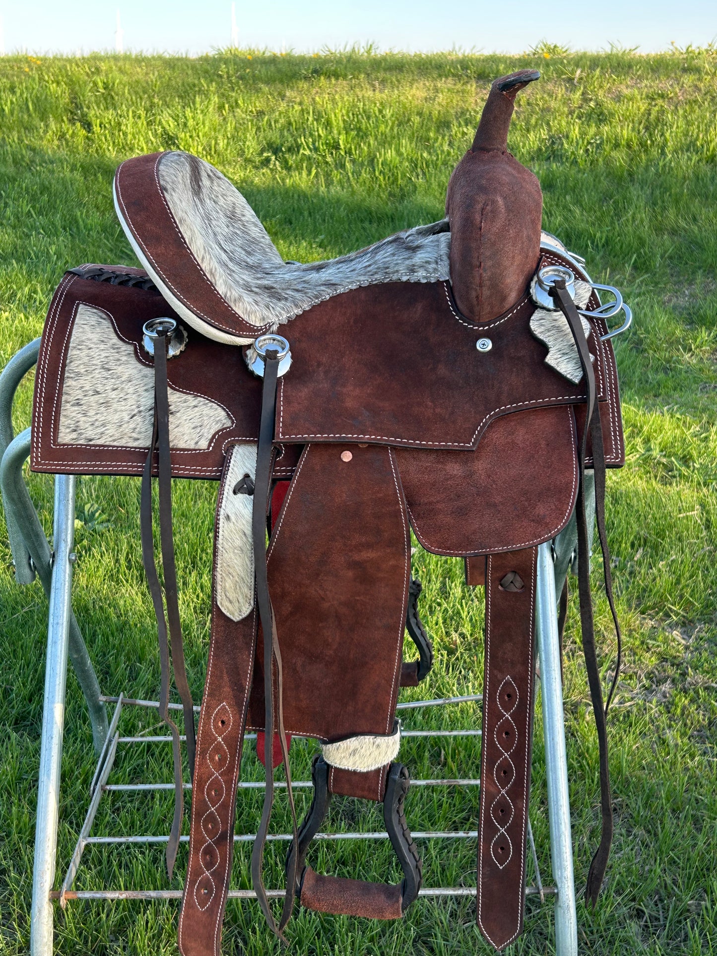 12” South Point Saddle With Real Cowhide 7” Gullet ✳️ Free Shipping ✳️