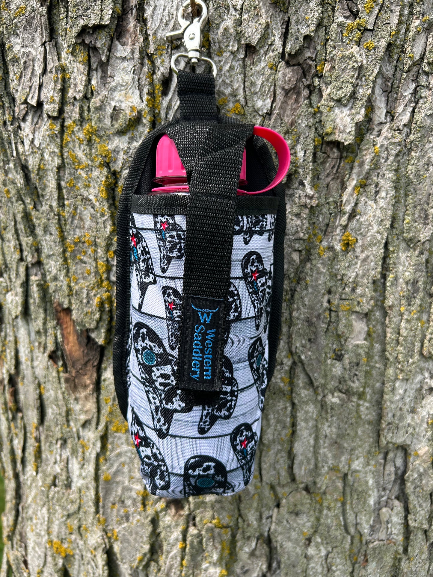 Insulated Water Bottle Carrier. Holds 16 to 32 oz Bottle