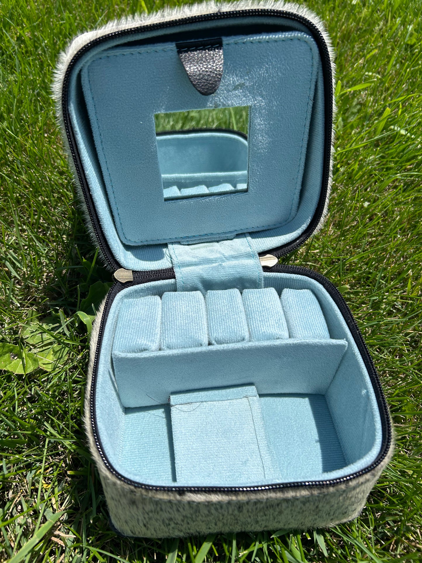 6x6x4.5 Cowhide Jewelry Box
