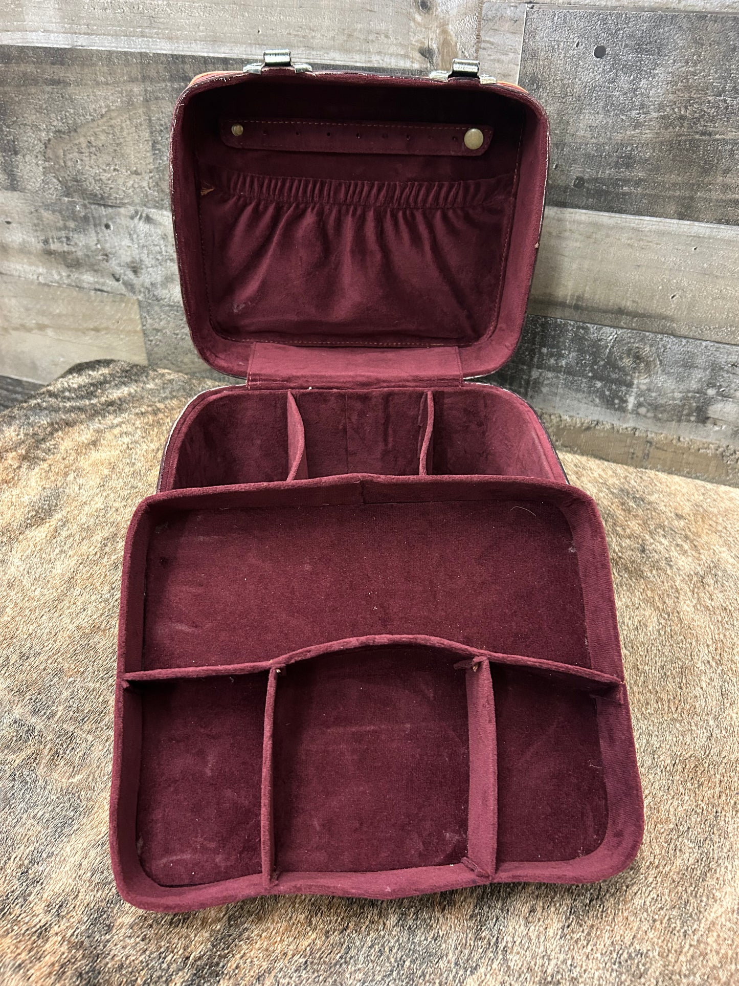 100% Leather Hand Tooled Jewelry Travel Case with Locking Latches 8x10x7