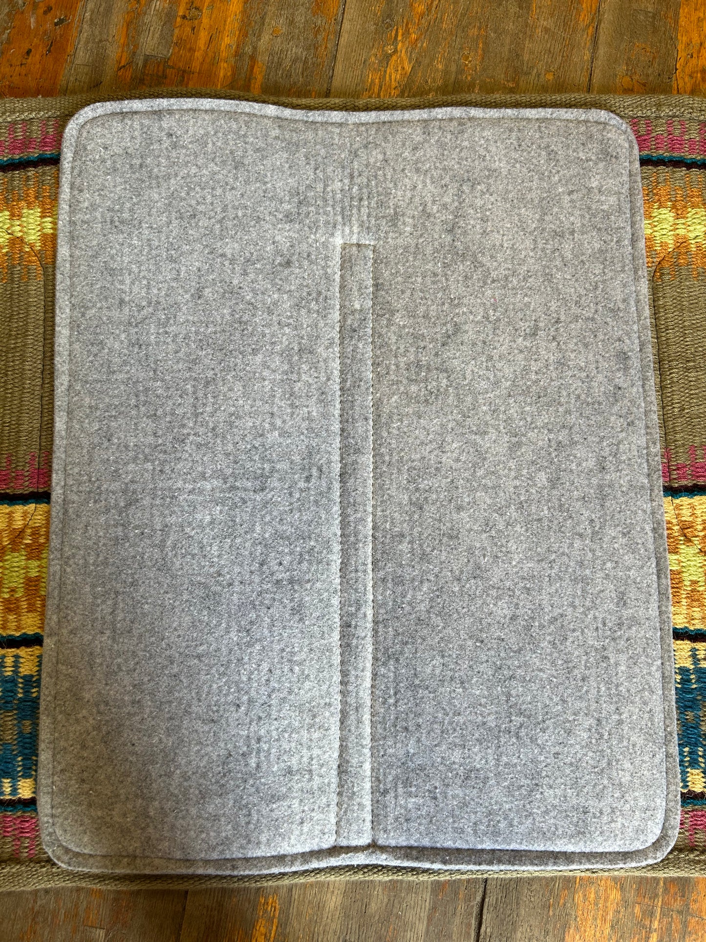 The bottoms of the straight pads look like this