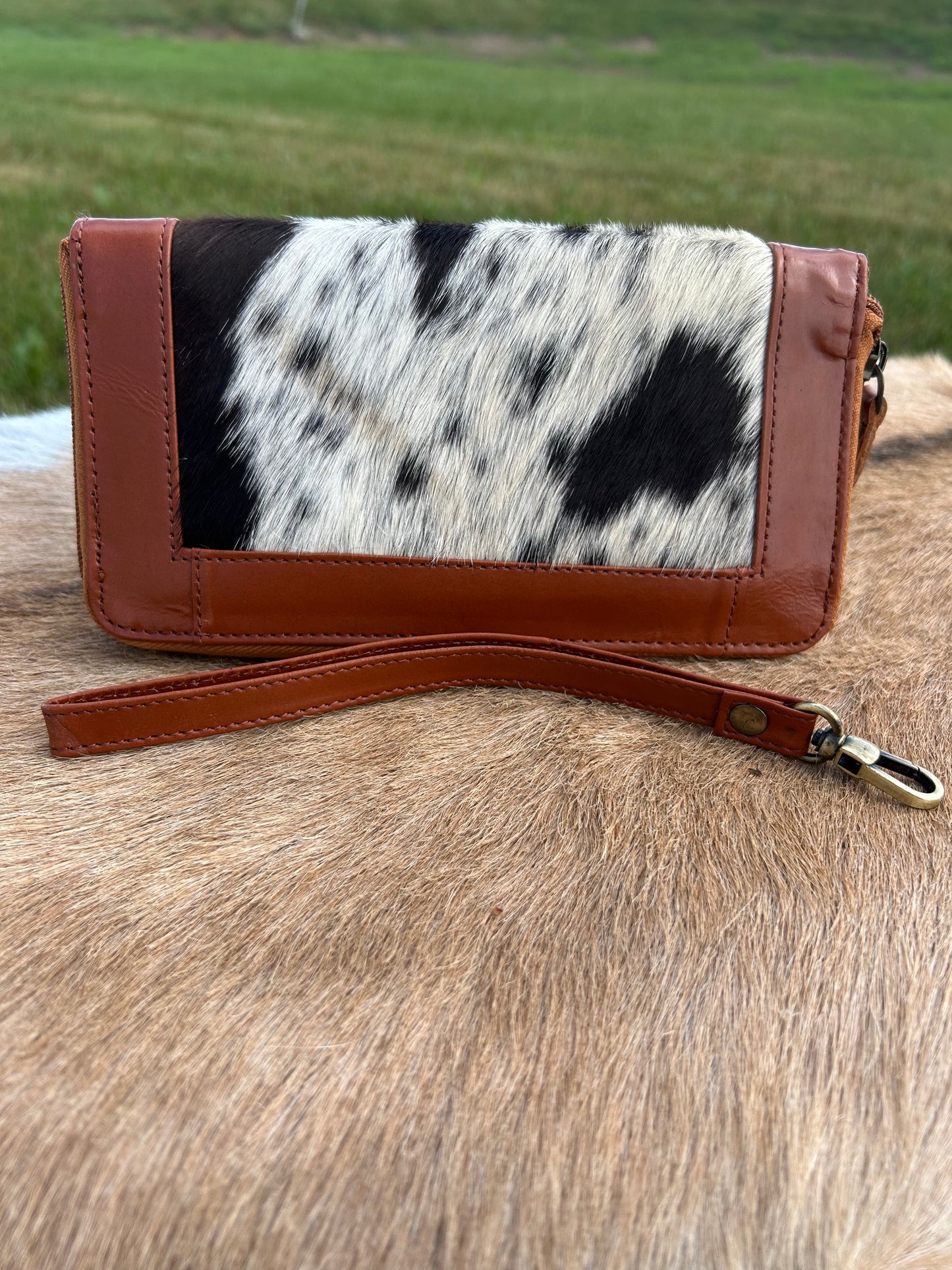 4” x 8” Clutch ❇️Free Shipping ❇️