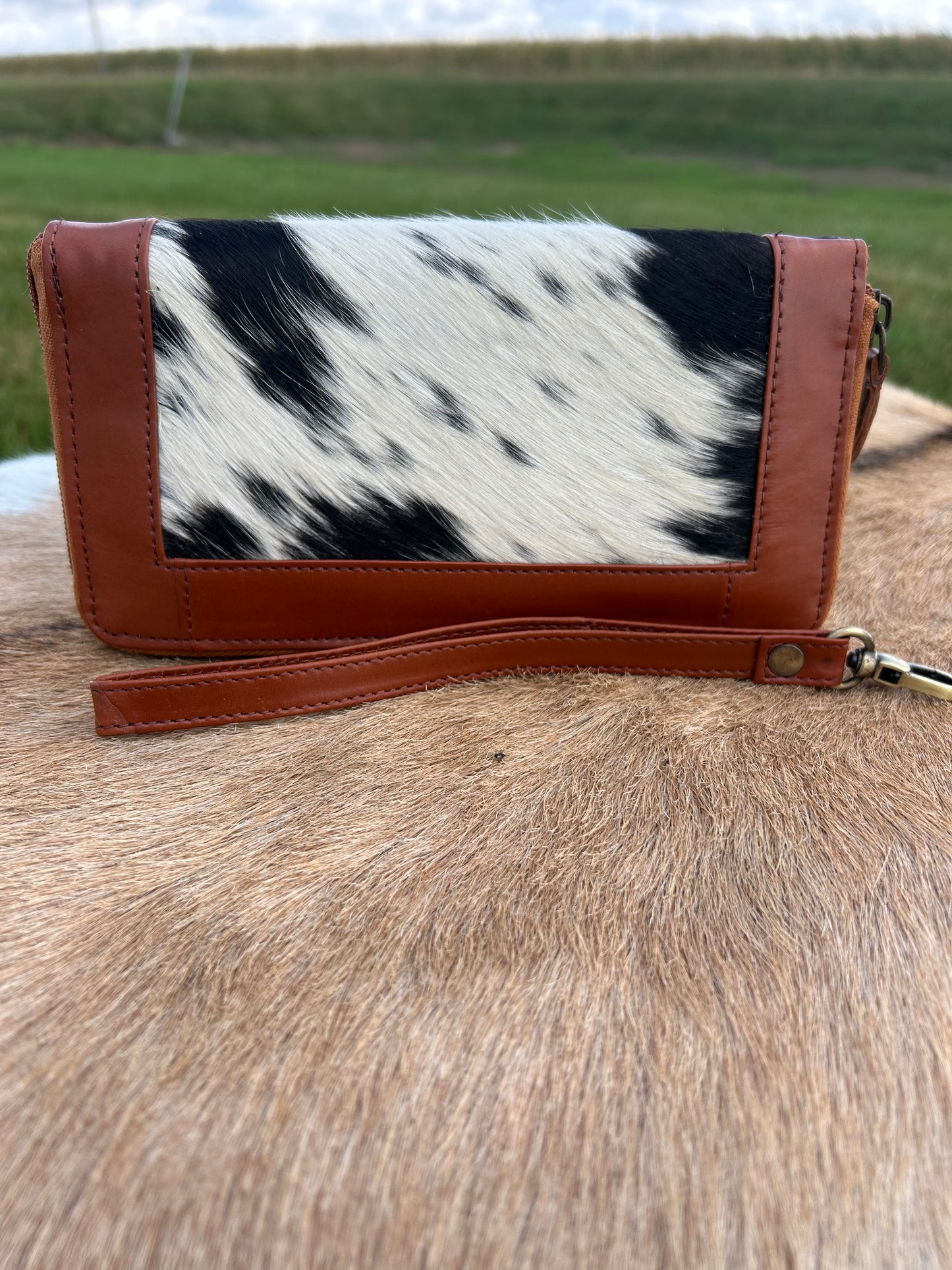4”x8” Clutch ❇️Free Shipping ❇️
