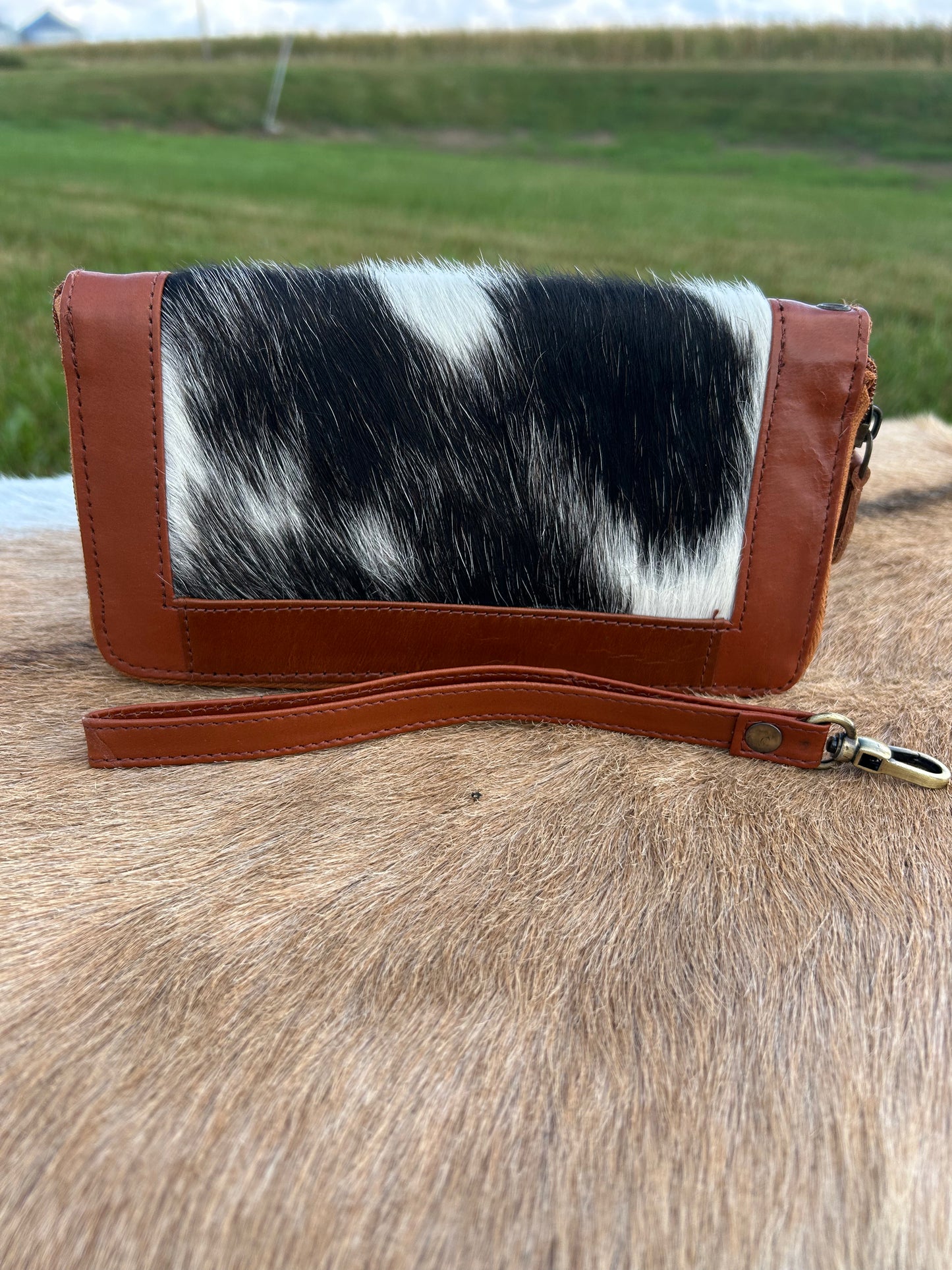 4”x8” Clutch ❇️ Free Shipping ❇️