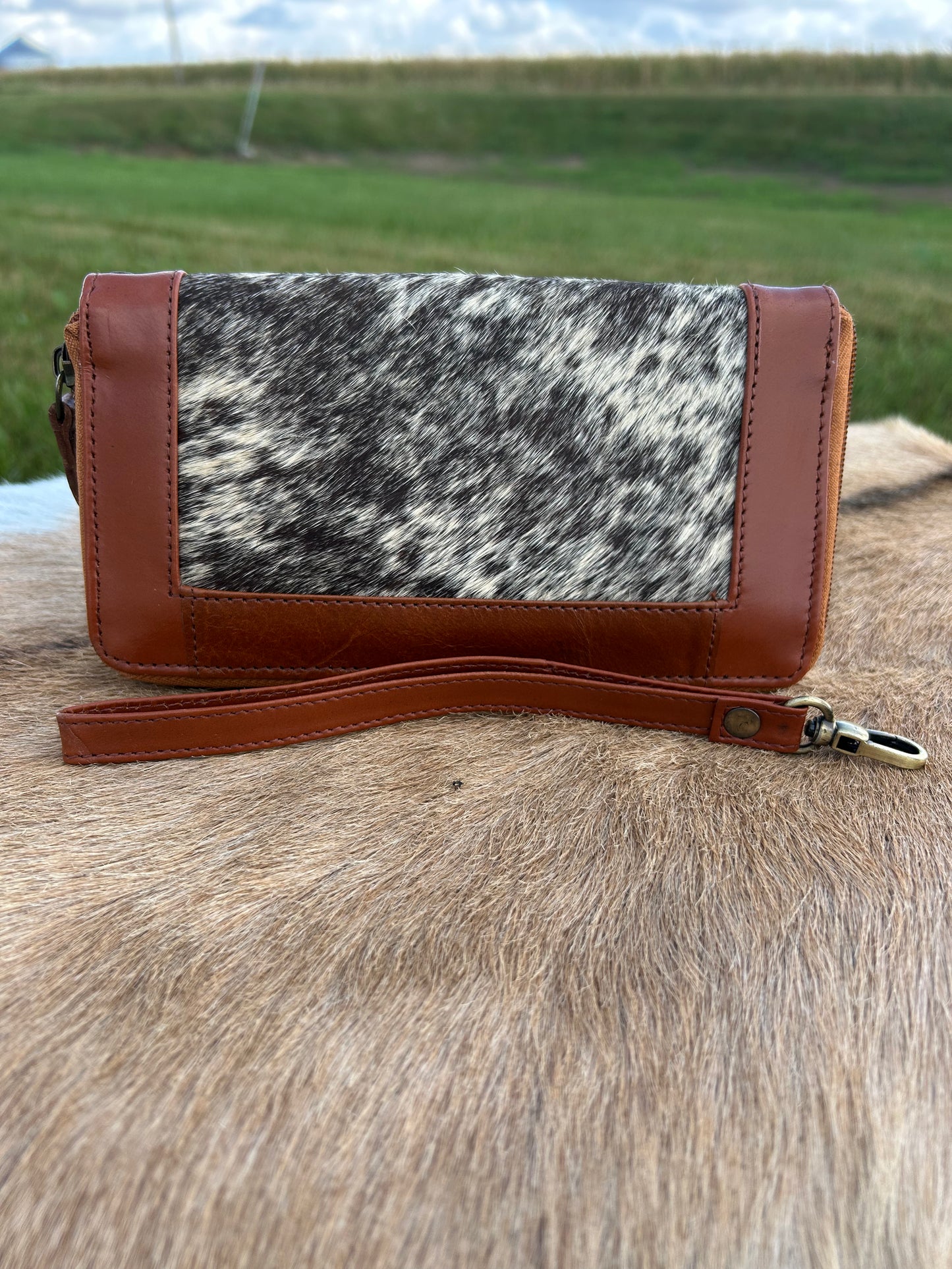 4”x8” Clutch ❇️ Free Shipping ❇️