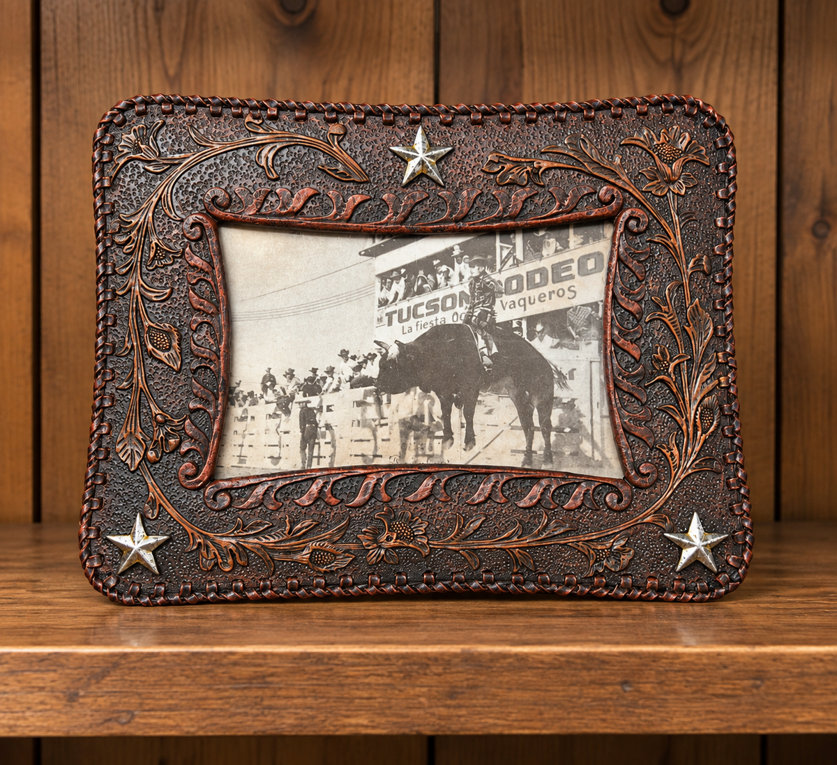 Western Style Picture Frame Holds A 6x4 Picture
