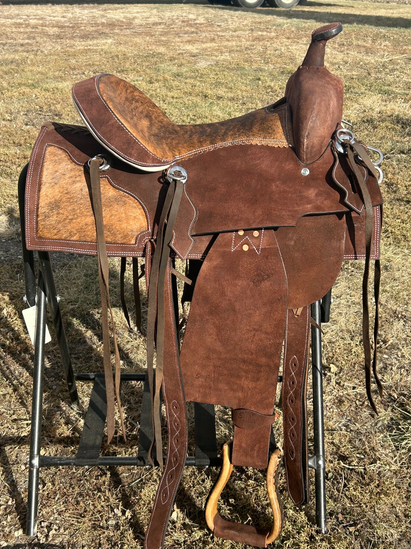 15” South Point Saddle 7” Gullet,Fiberglass Tree, With Real Cowhide & Shock Absorbing Neoprene Padding Bottom Covered By Fleece