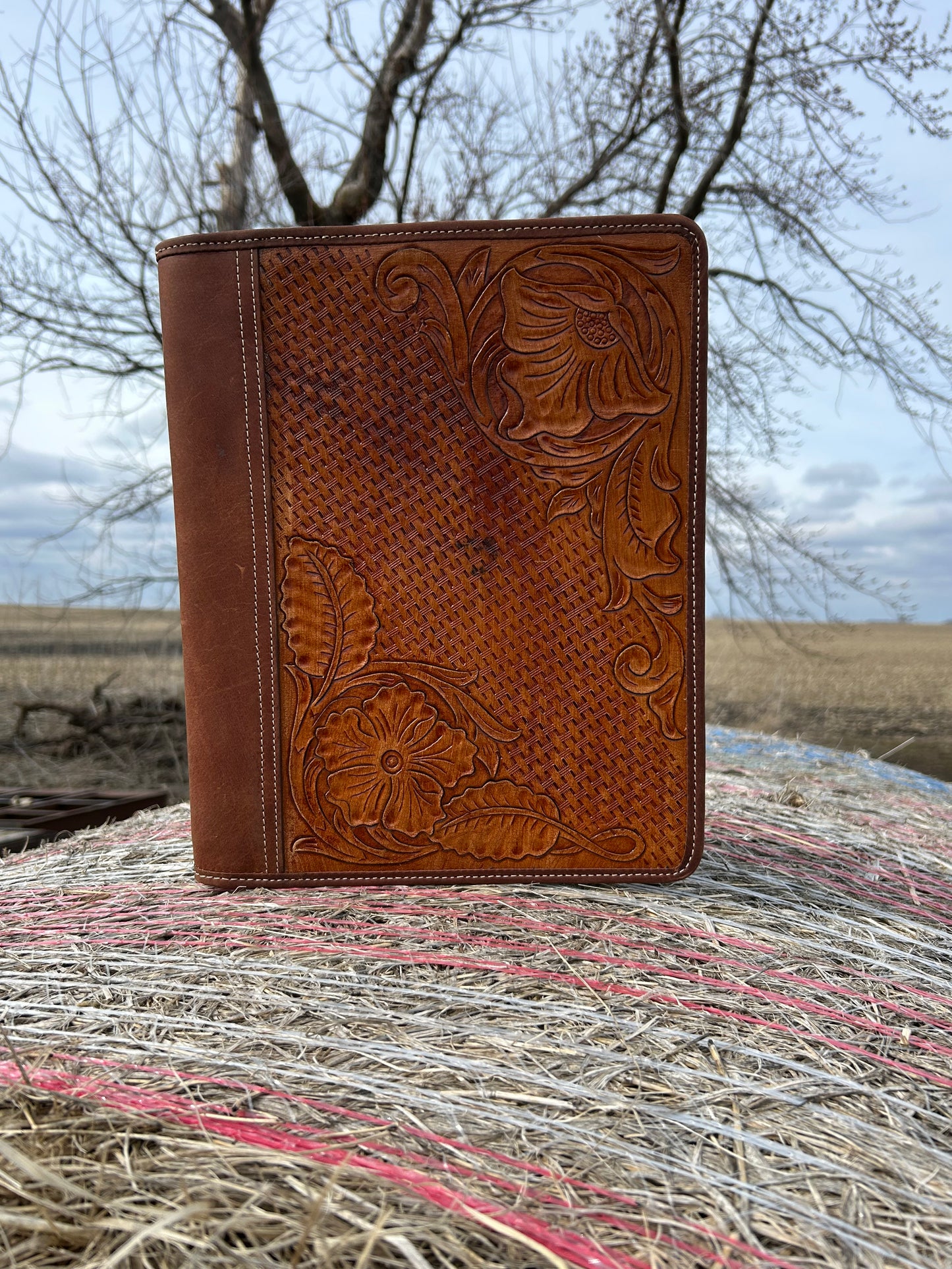 10x12 Leather Portfolio ✳️ FREE SHIPPING✳️