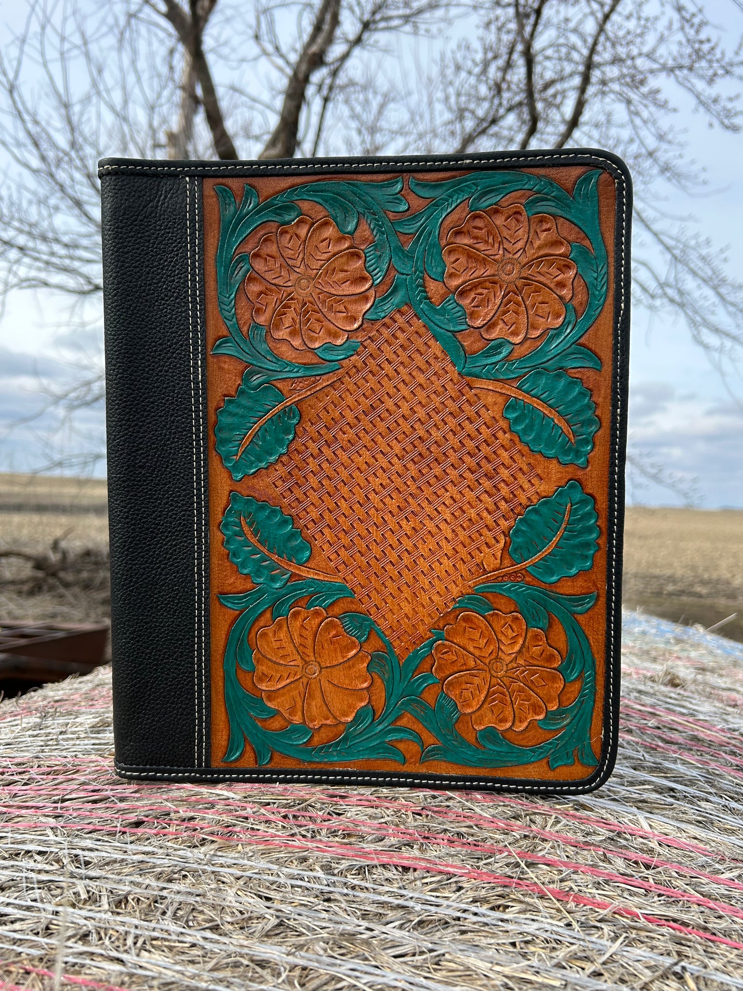 10x12 Leather Portfolio ✳️ FREE SHIPPING✳️