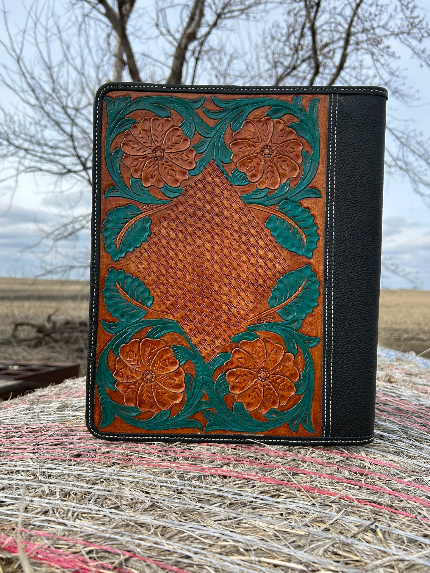10x12 Leather Portfolio ✳️ FREE SHIPPING✳️