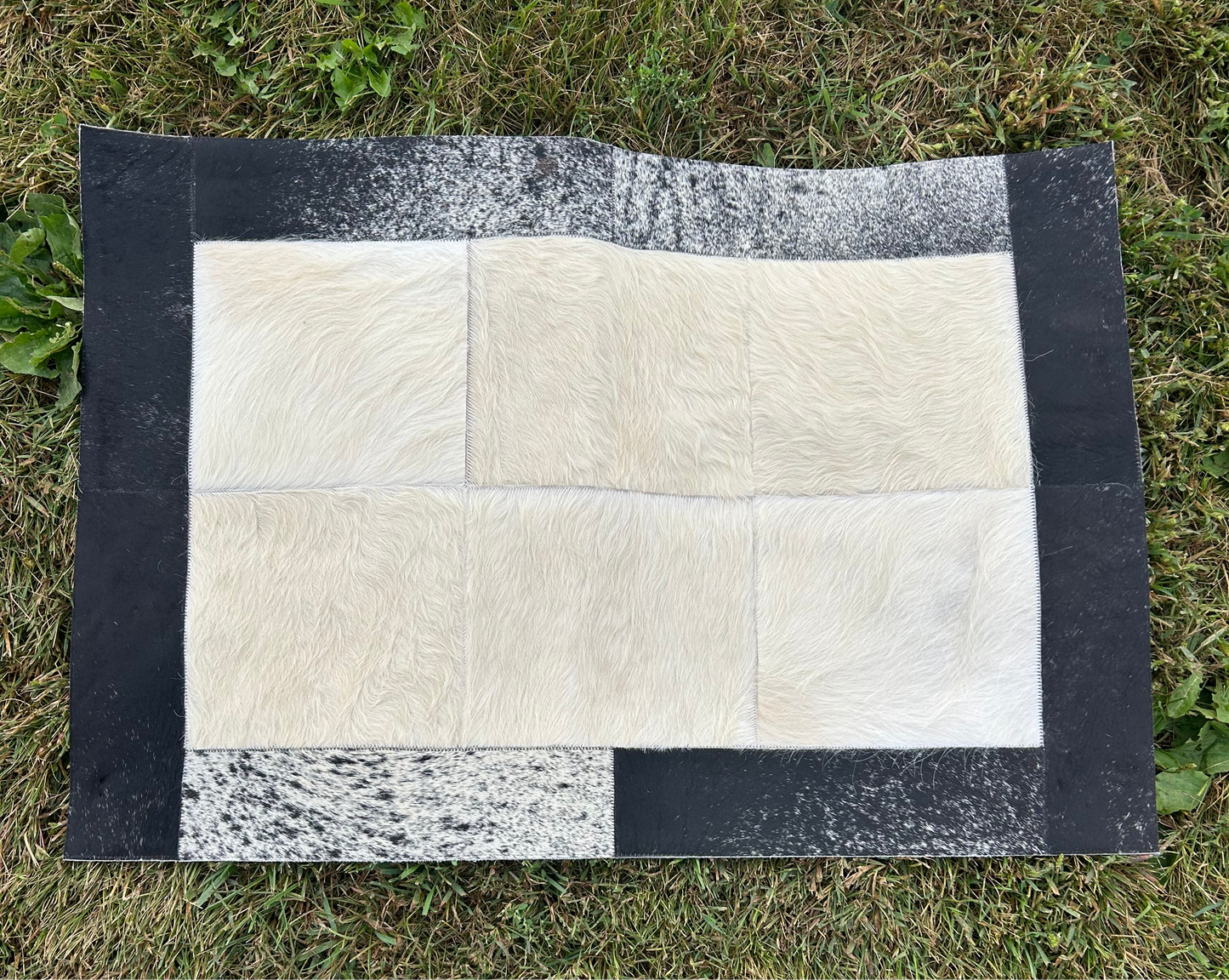 2’x3’ Cowhide Rug ❇️ Free Shipping ❇️