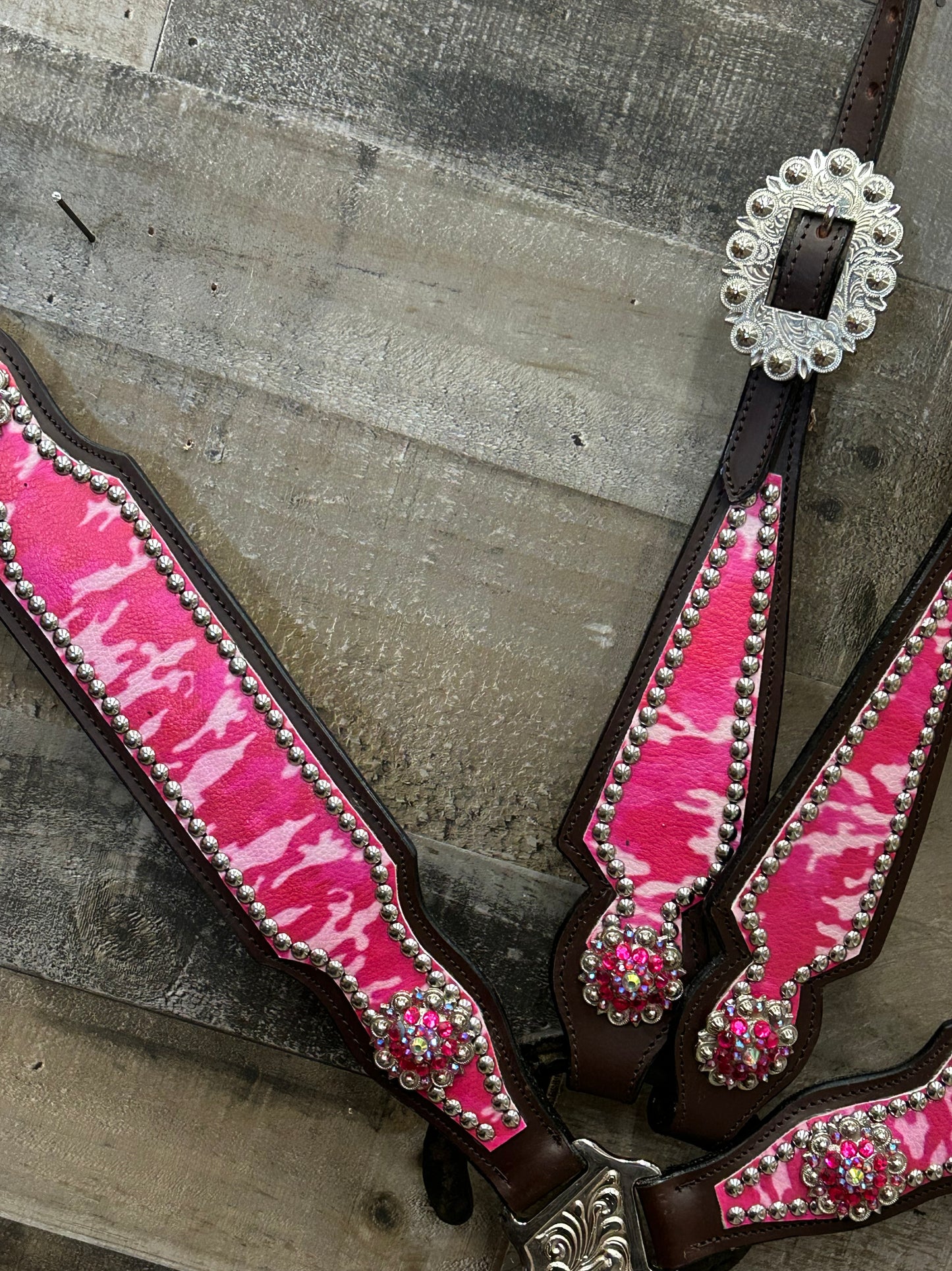 Camo Tack Set