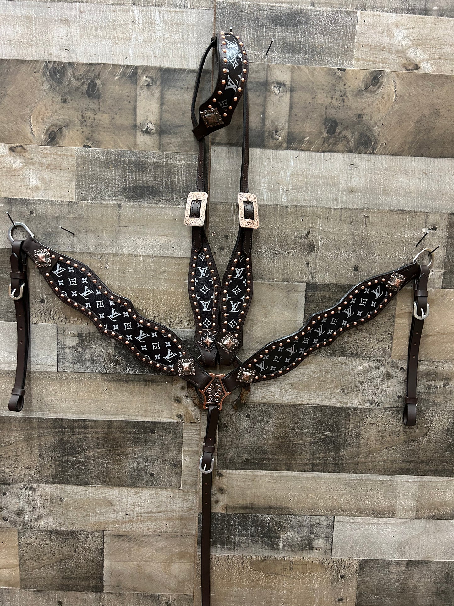 Hot Oiled Tack Set