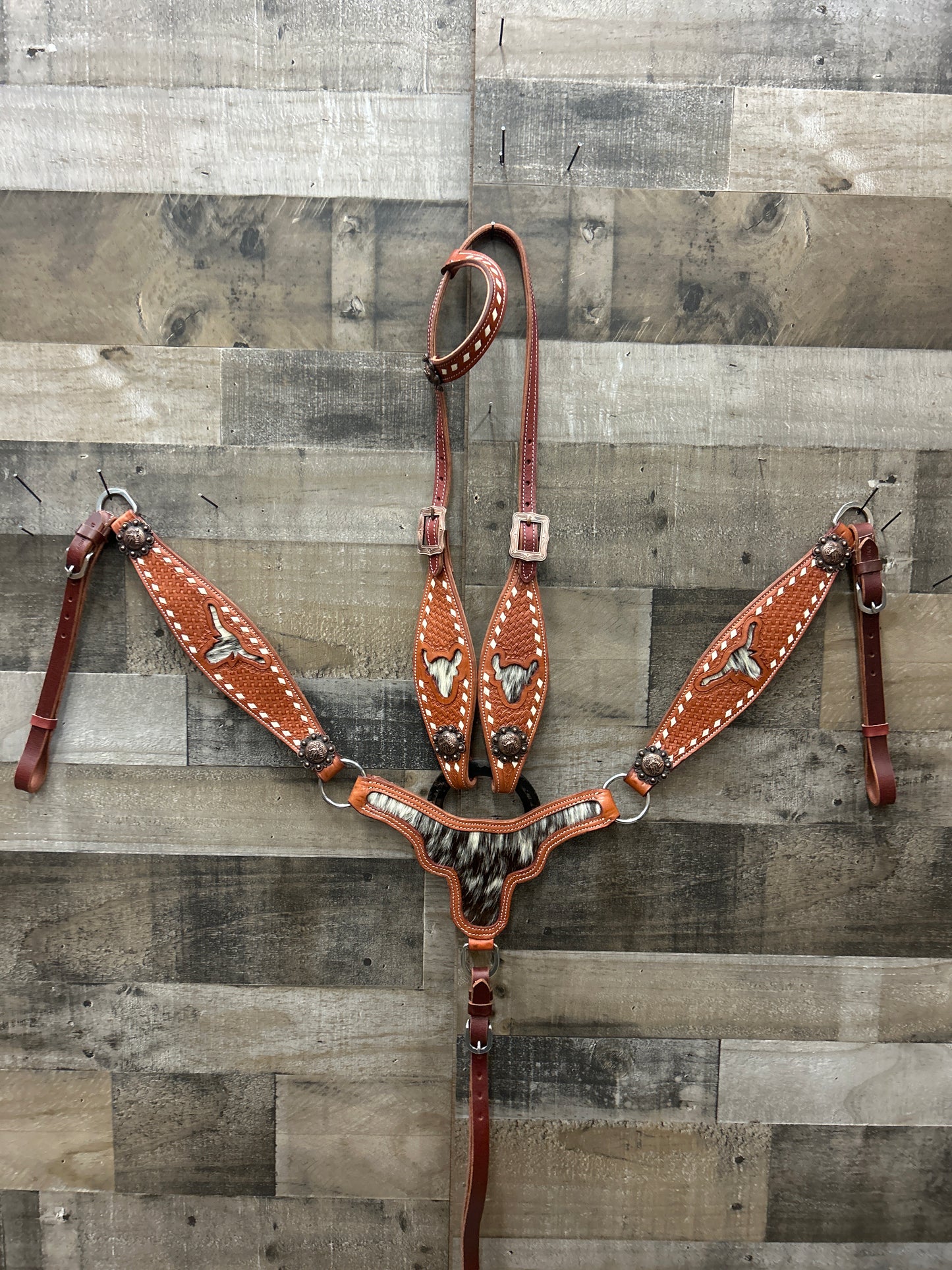 Latigo Leather Tack Set With Cowhide