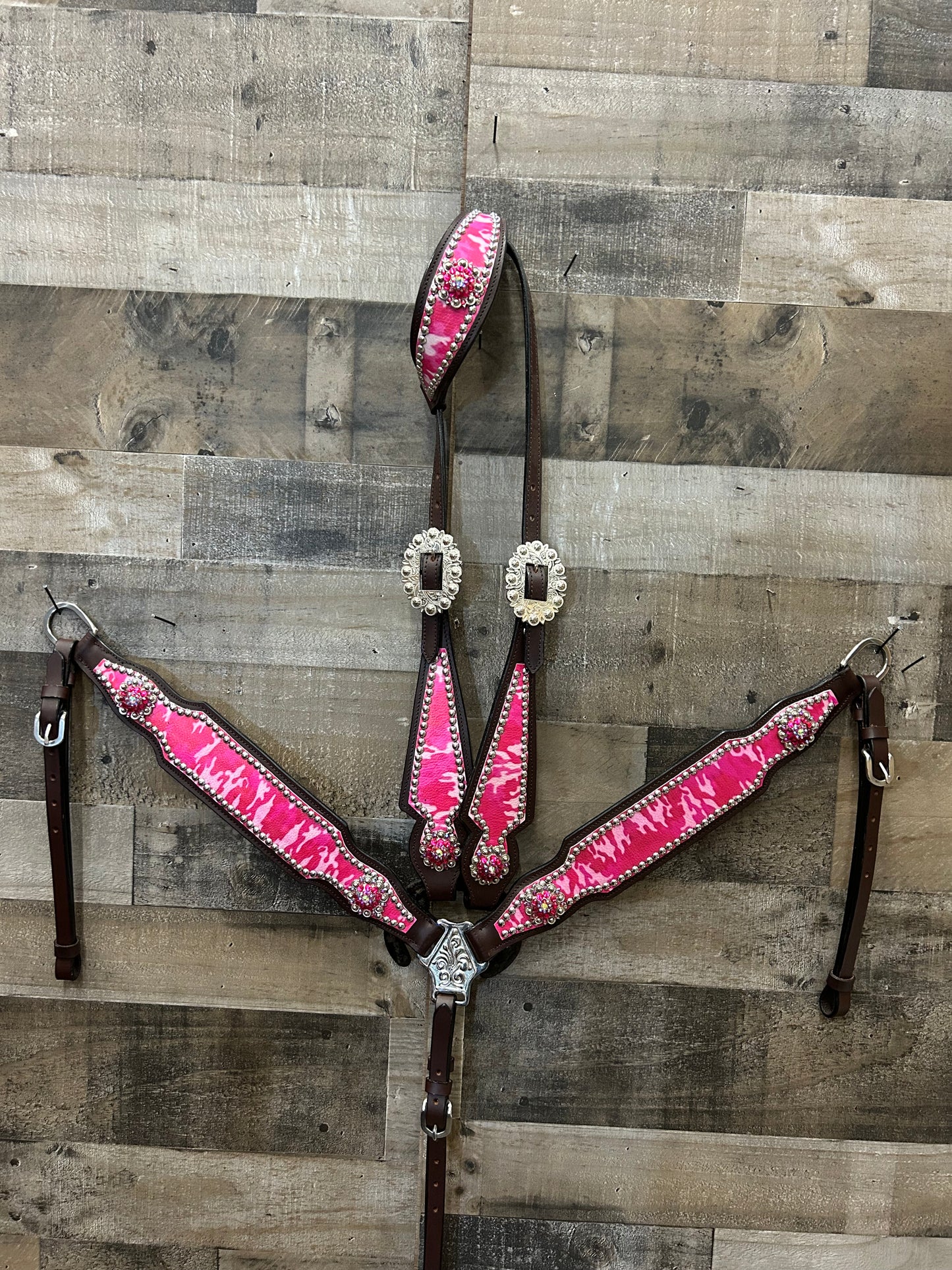 Camo Tack Set