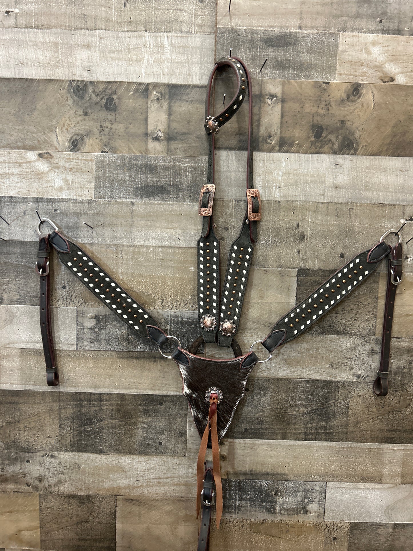 Roughout Leather With Cowhide Set