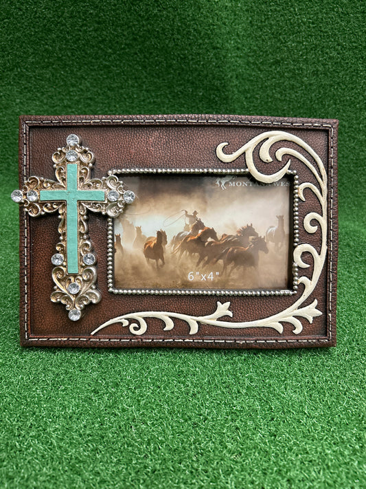 Picture Frame Holds a 6"X 4" Picture