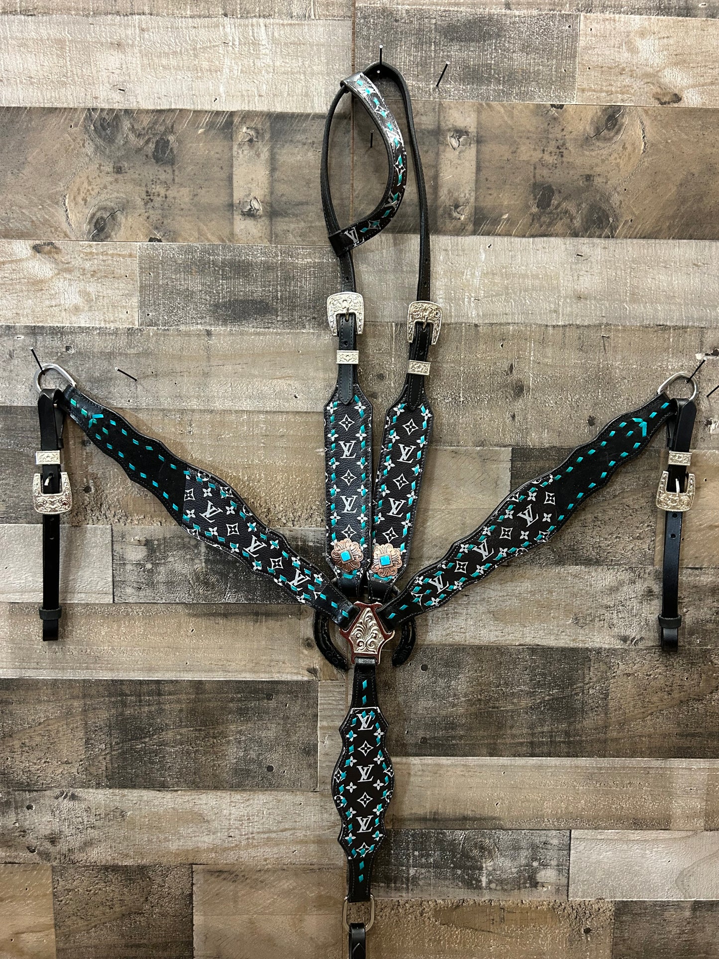 Hot Oiled Tack Set