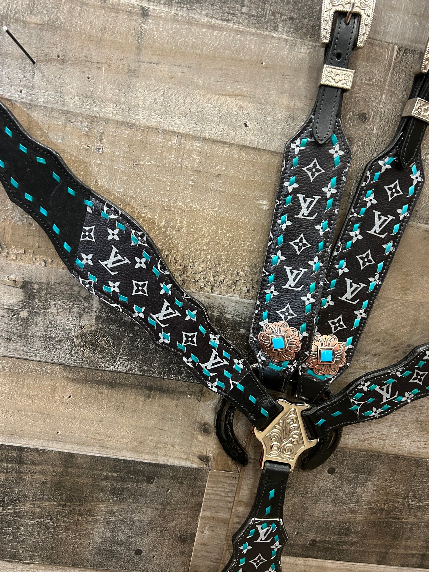 Hot Oiled Tack Set