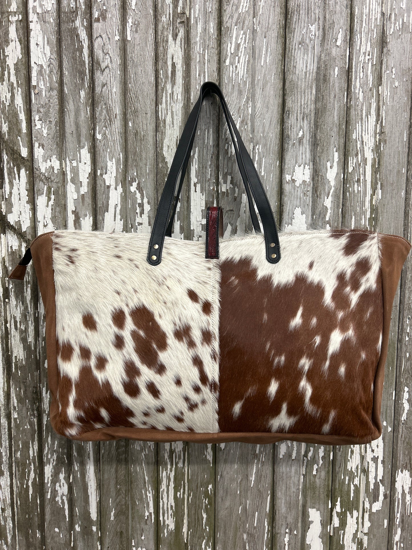 100% Leather Weekender With Cowhide 24x15x7. 💥Free Shipping 💥