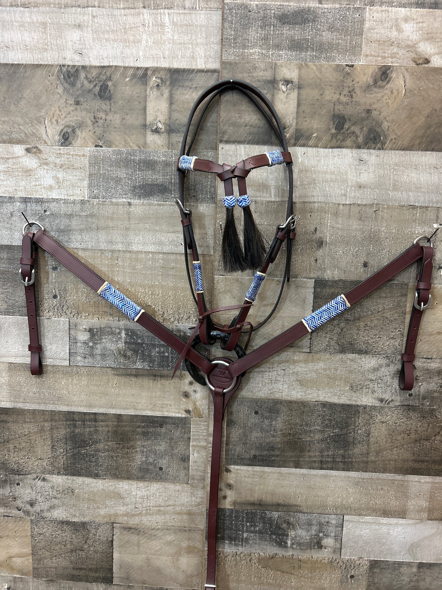 Hot Oiled Tack Set With Rawhide