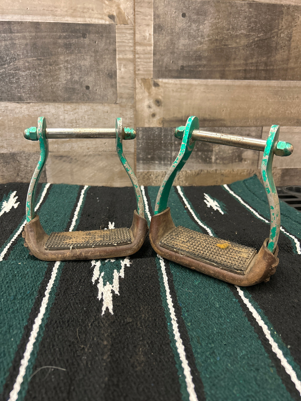 Used Twisted Stirrups￼