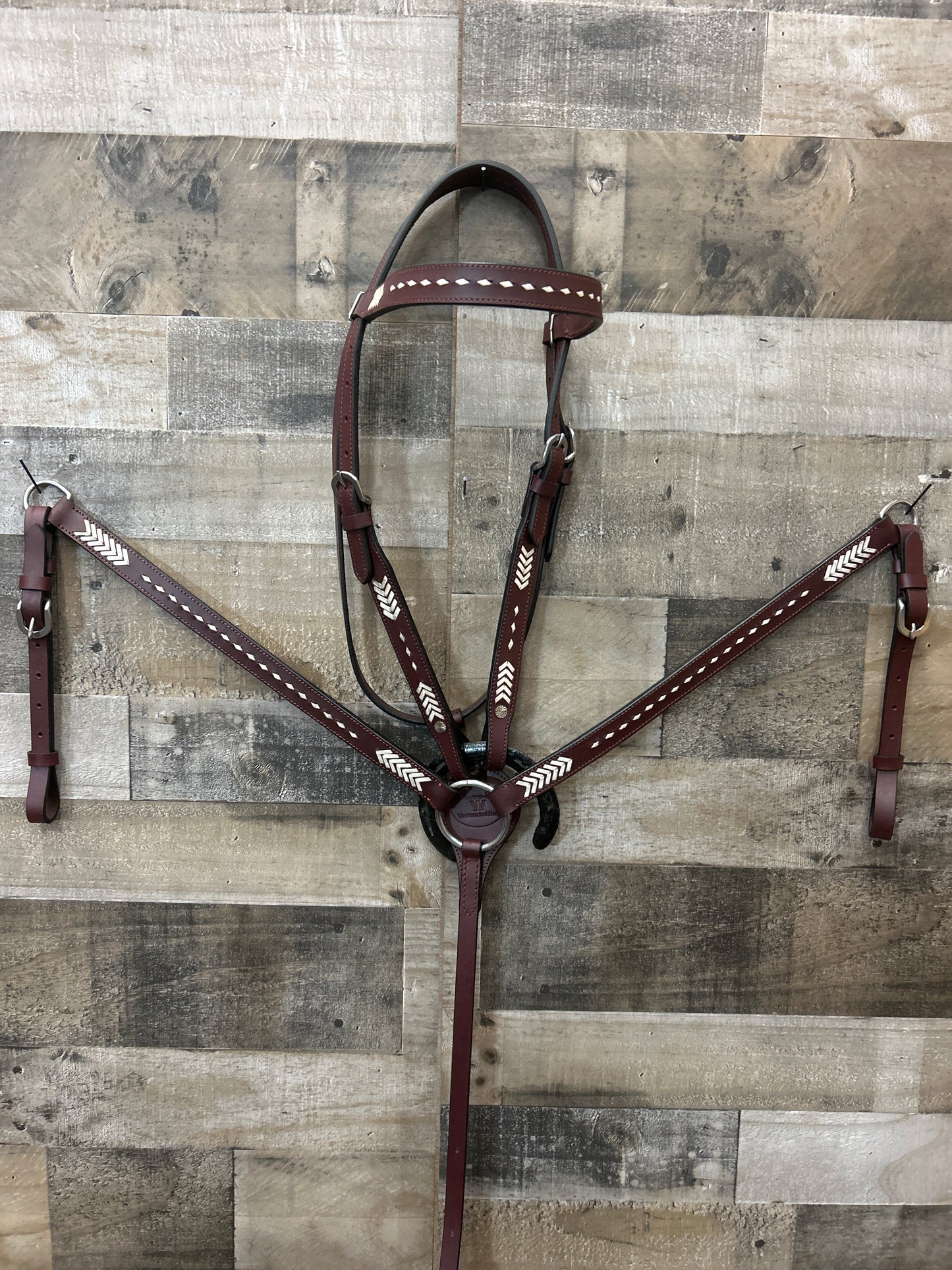 Hot Oiled Tack Set With Rawhide
