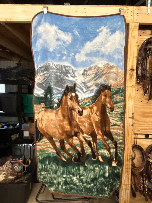 40” x 68” Throw