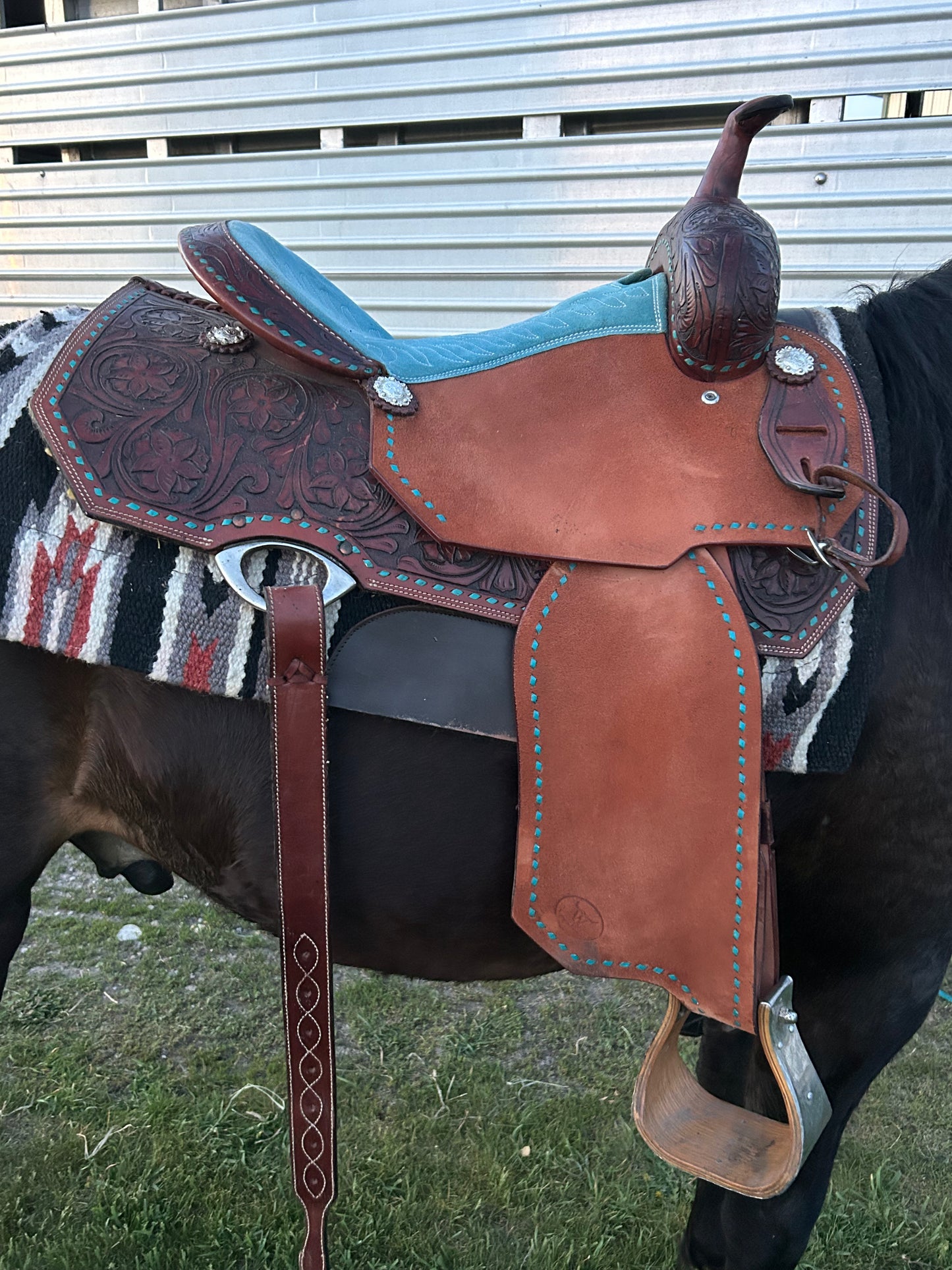 16.5” Lightly Used Western Saddlery Saddle 8” Gullet ✳️Free Shipping ✳️