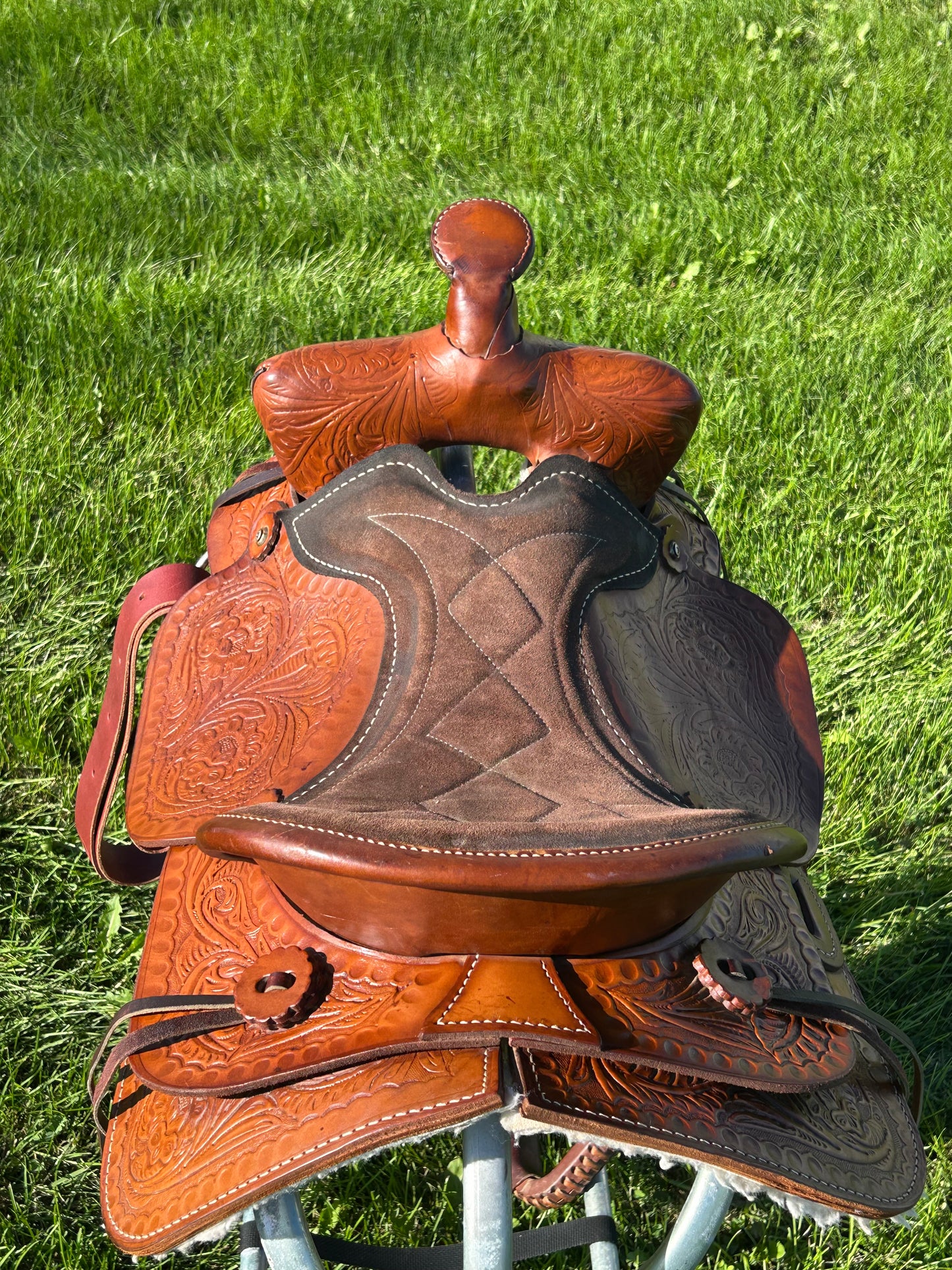 Used 16” Trail Saddle 6.5” Gullet Very Good Condition