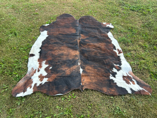 6’ x 6’ 6” Cowhide 🔥Free Shipping 🔥