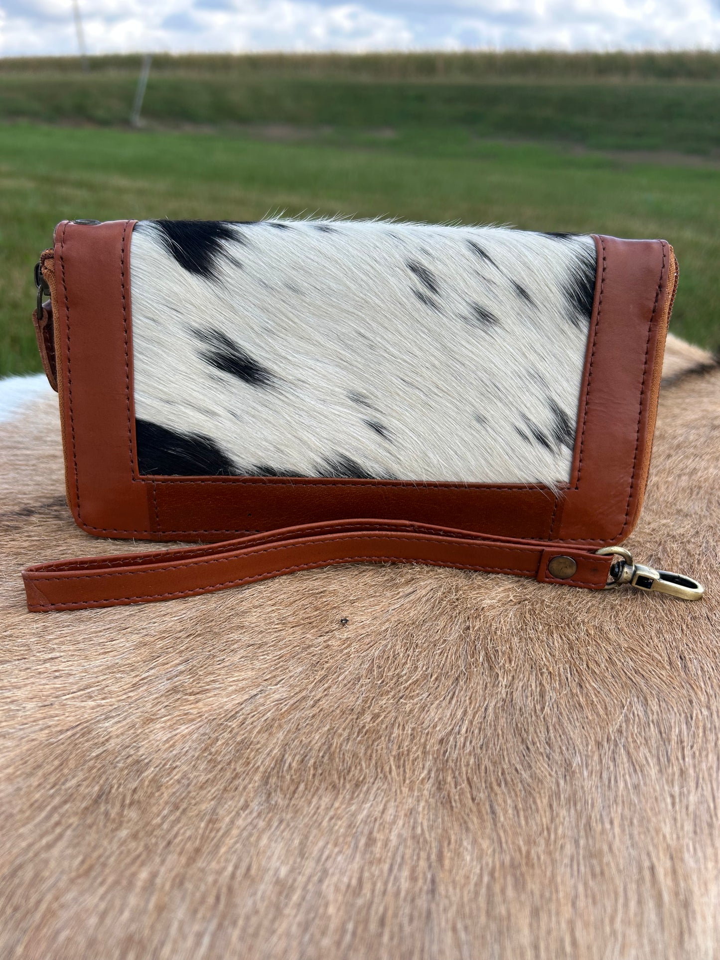 4”x8” Clutch ❇️Free Shipping ❇️
