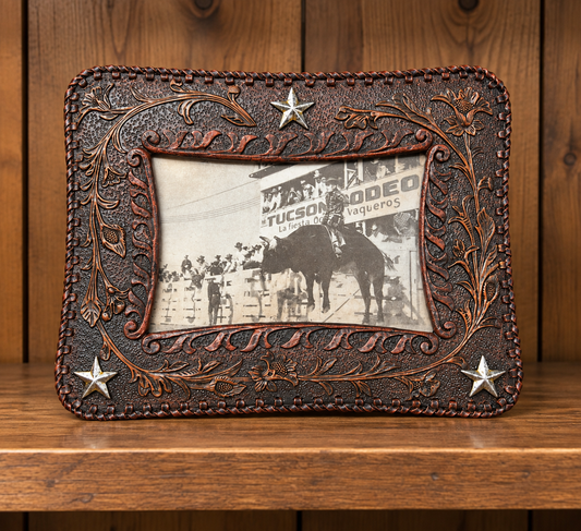 Western Style Picture Frame Holds A 6x4 Picture
