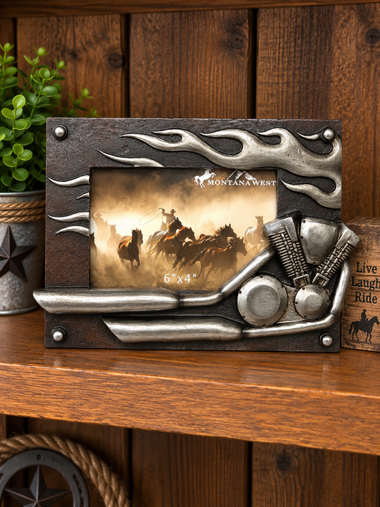 Western Style Picture Frame Holds A 6x4 Picture