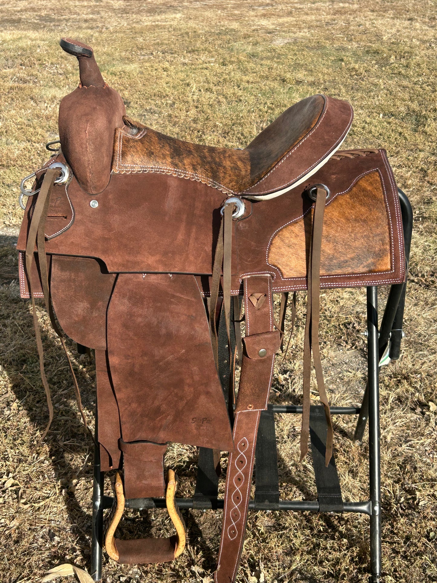 15” South Point Saddle 7” Gullet,Fiberglass Tree, With Real Cowhide & Shock Absorbing Neoprene Padding Bottom Covered By Fleece