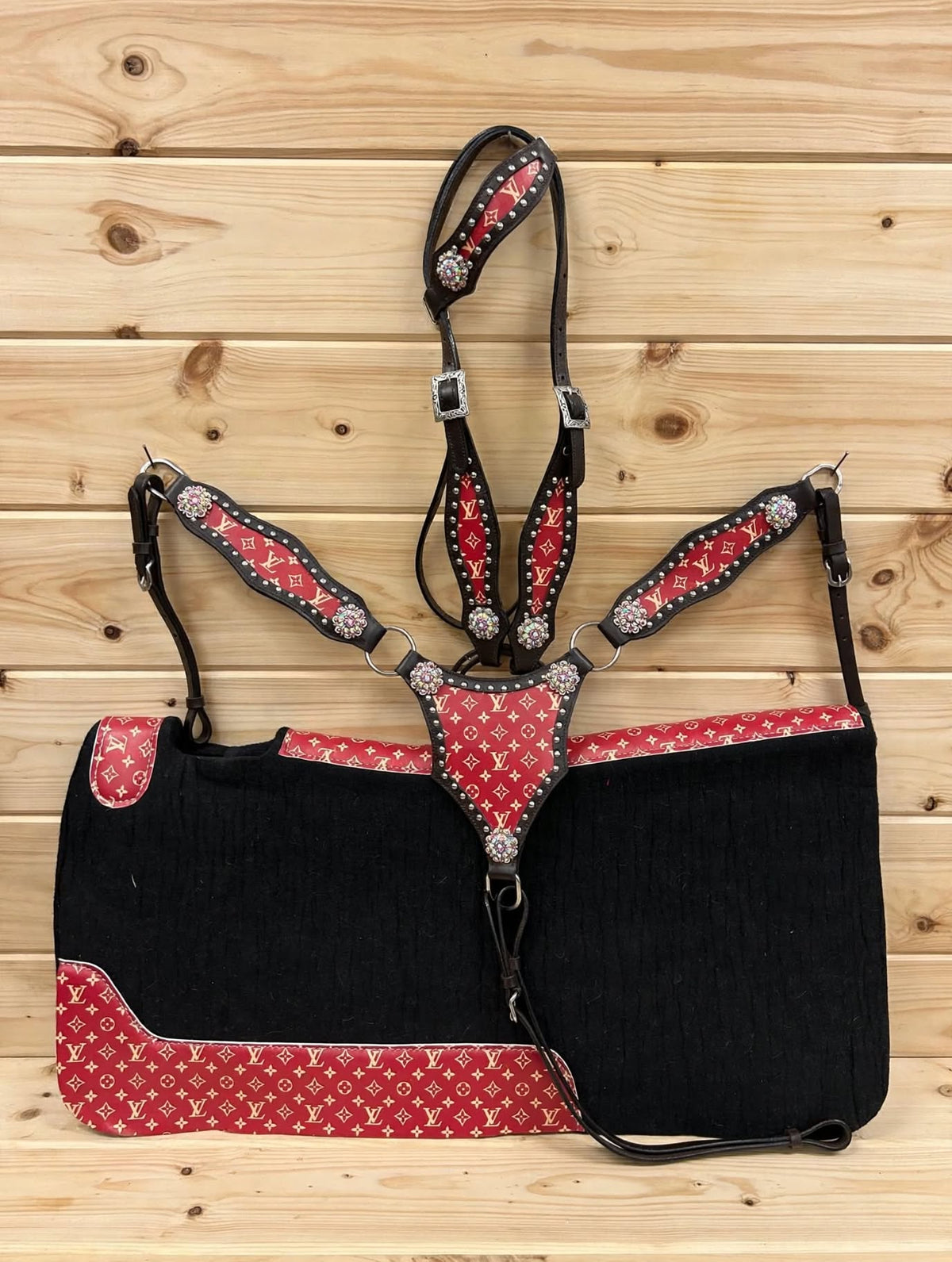 3 Piece set. Pad is 34”L x 32” W & 1” thick felt