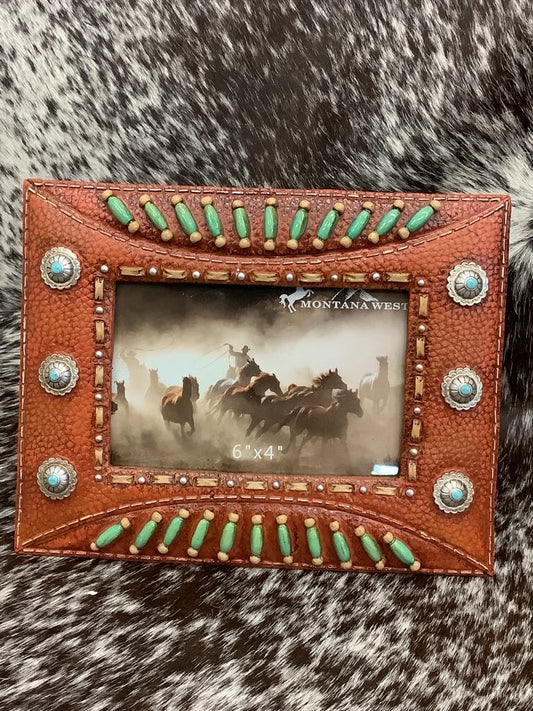 Picture Frame Holds a 6"X 4" Picture